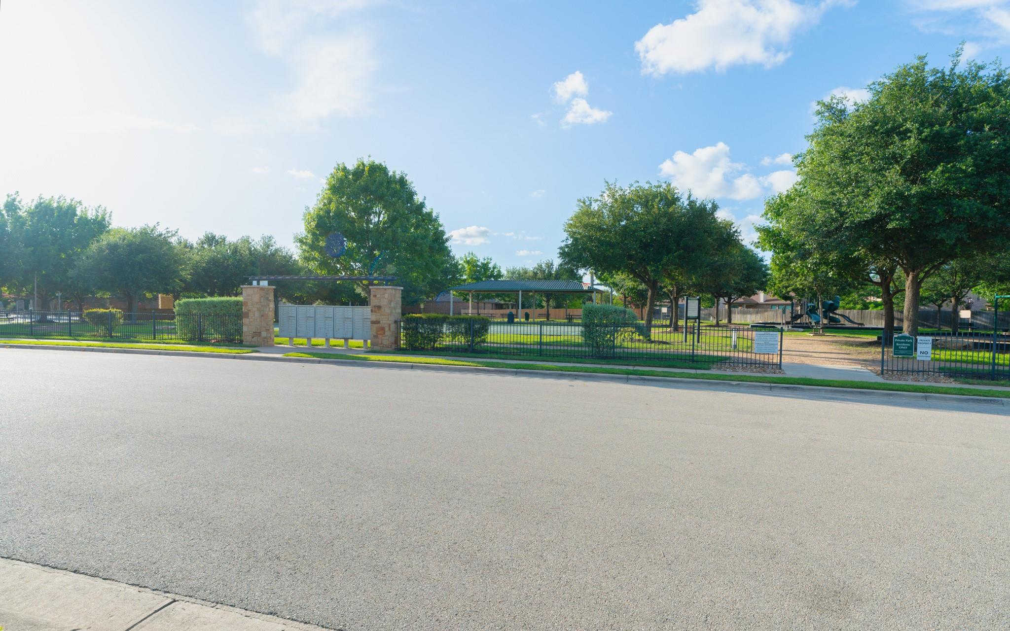 913 Mahomet Dr, Pflugerville, TX 78660