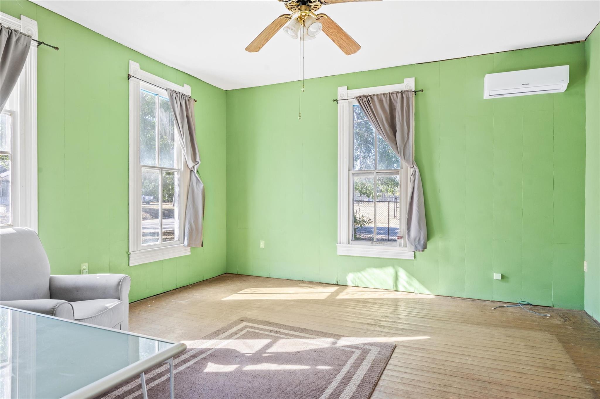 606 W Bell Ave, Rockdale, TX 76567