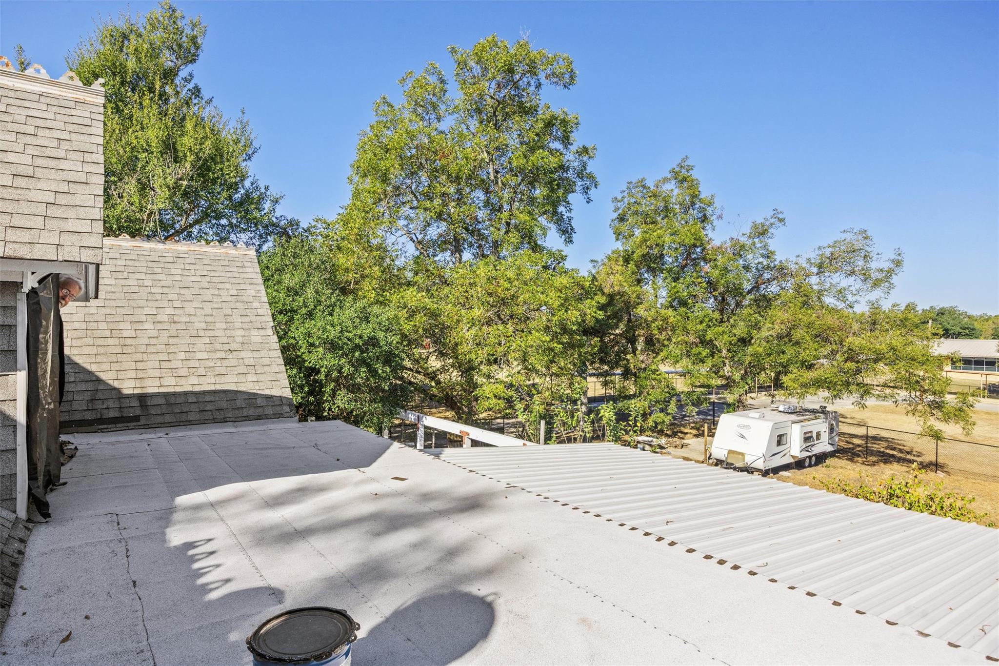 606 W Bell Ave, Rockdale, TX 76567