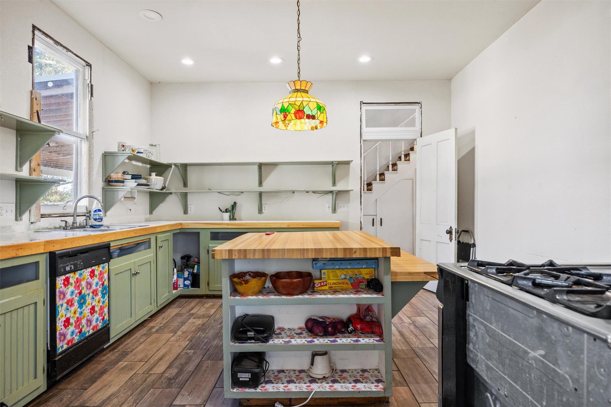 606 W Bell Ave, Rockdale, TX 76567