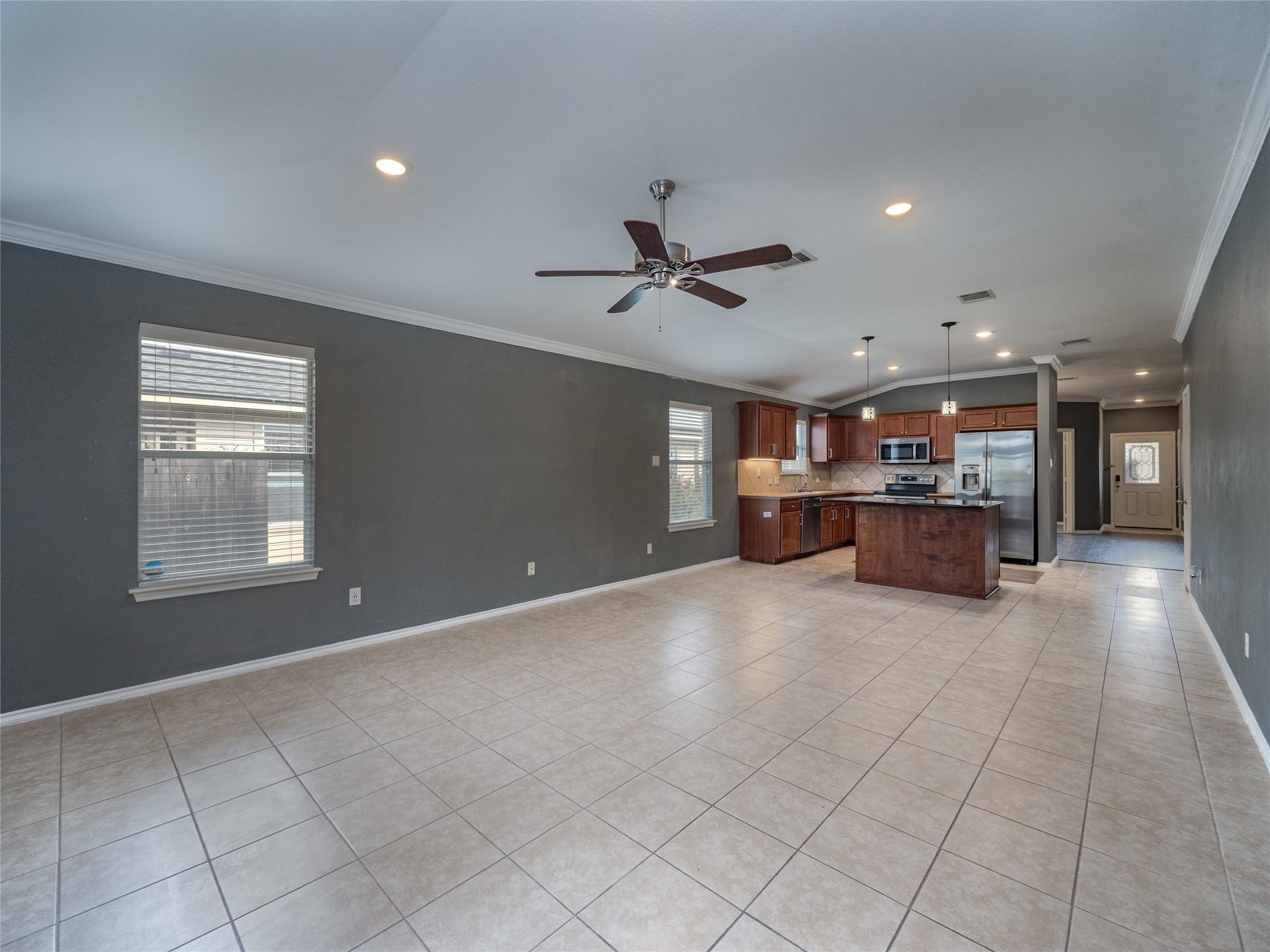 330 Altamont St, Hutto, TX 78634