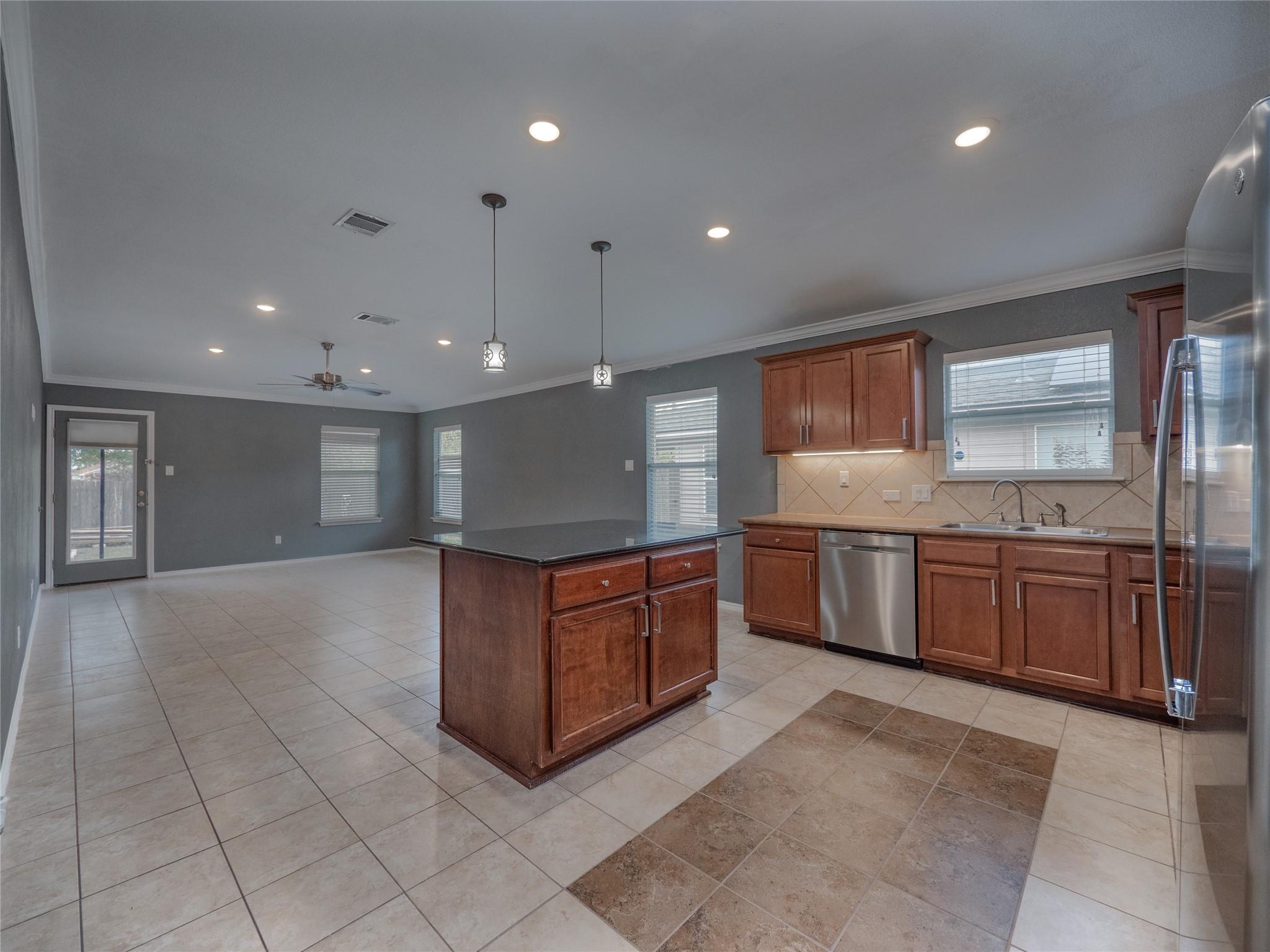 330 Altamont St, Hutto, TX 78634