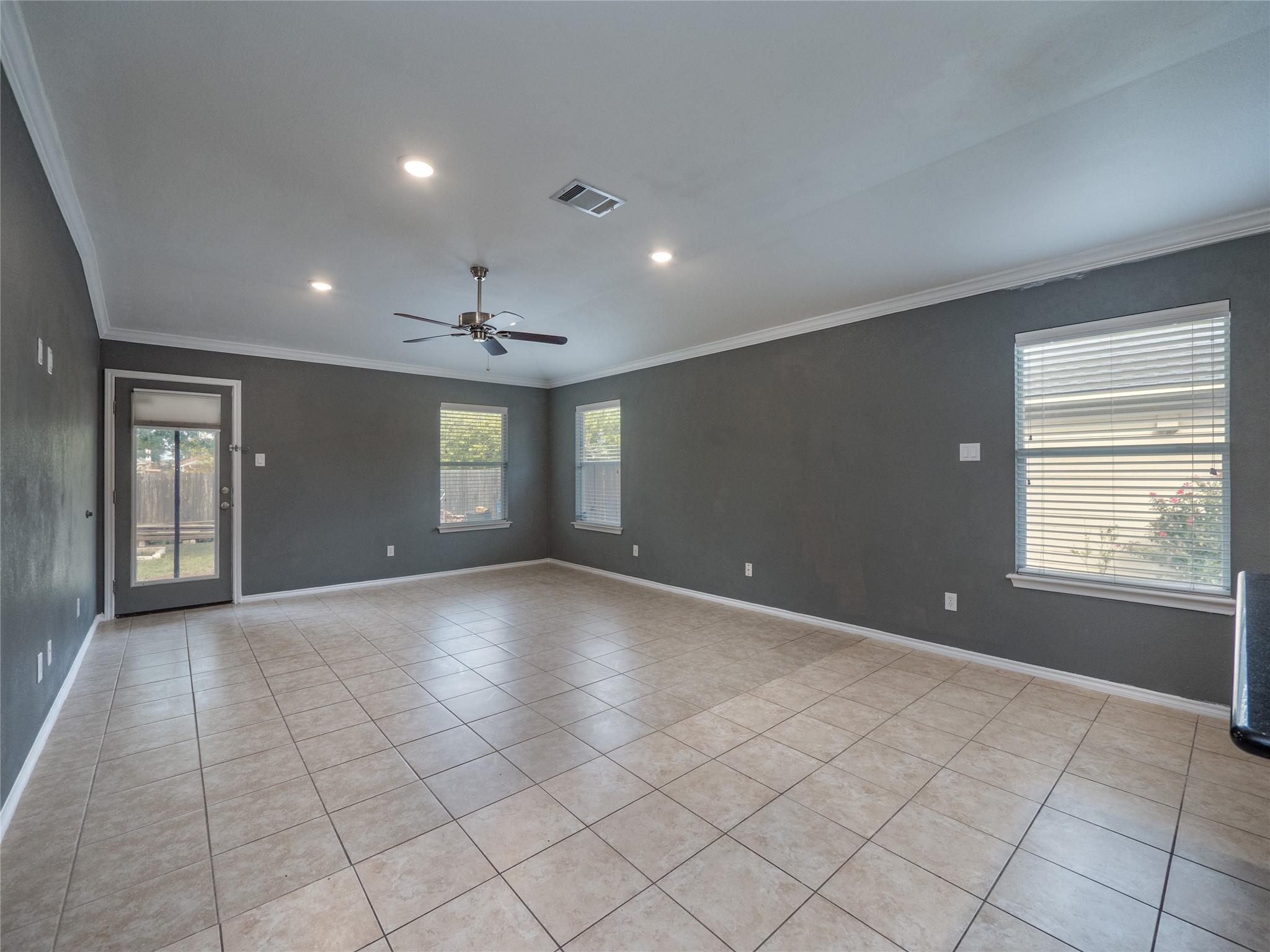 330 Altamont St, Hutto, TX 78634