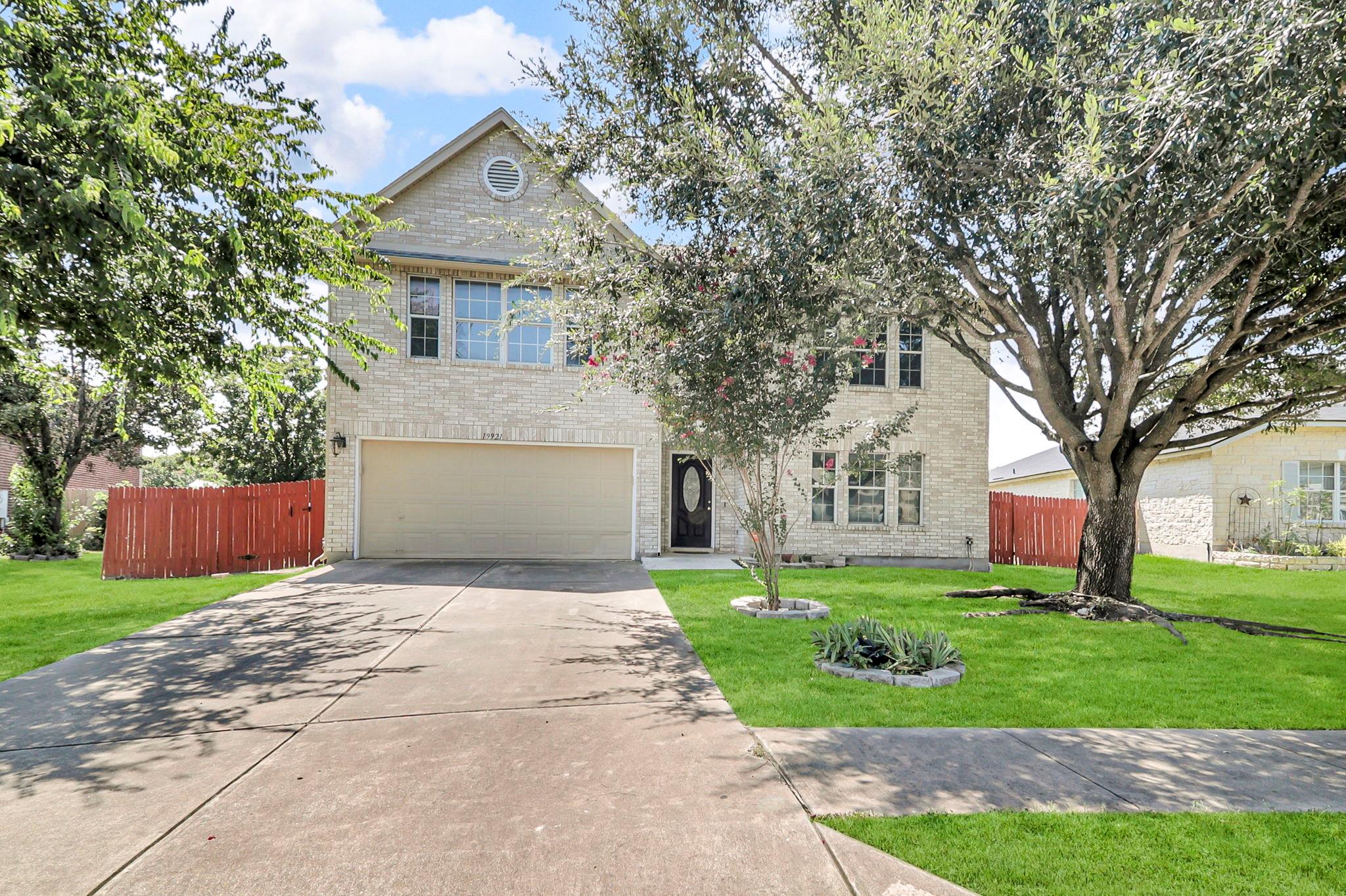 19921 San Chisolm Dr, Round Rock, TX 78664