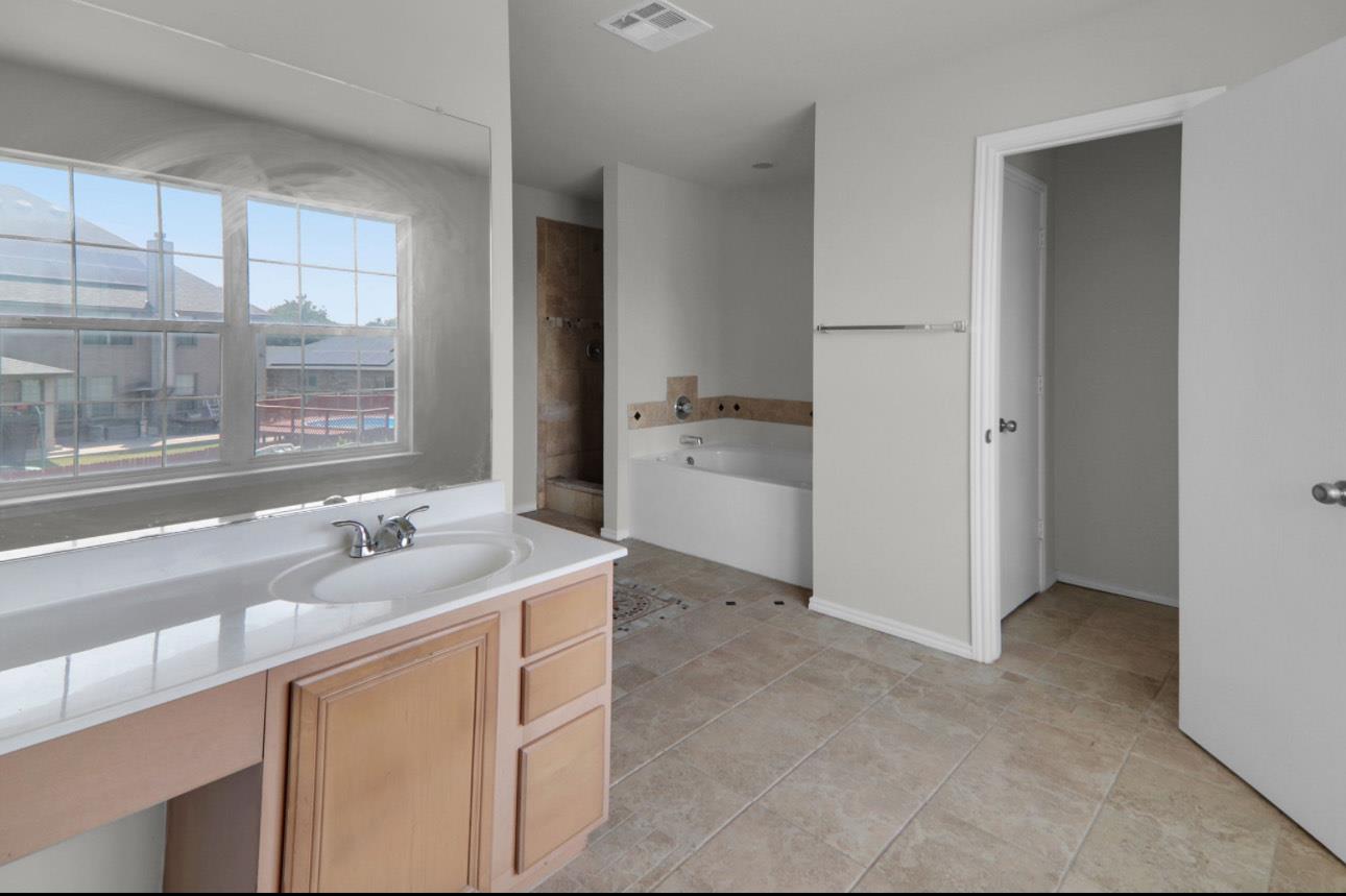 19921 San Chisolm Dr, Round Rock, TX 78664