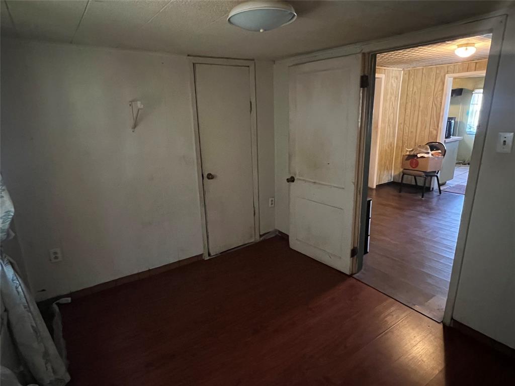 109 W Crockett St, Giddings, TX 78942