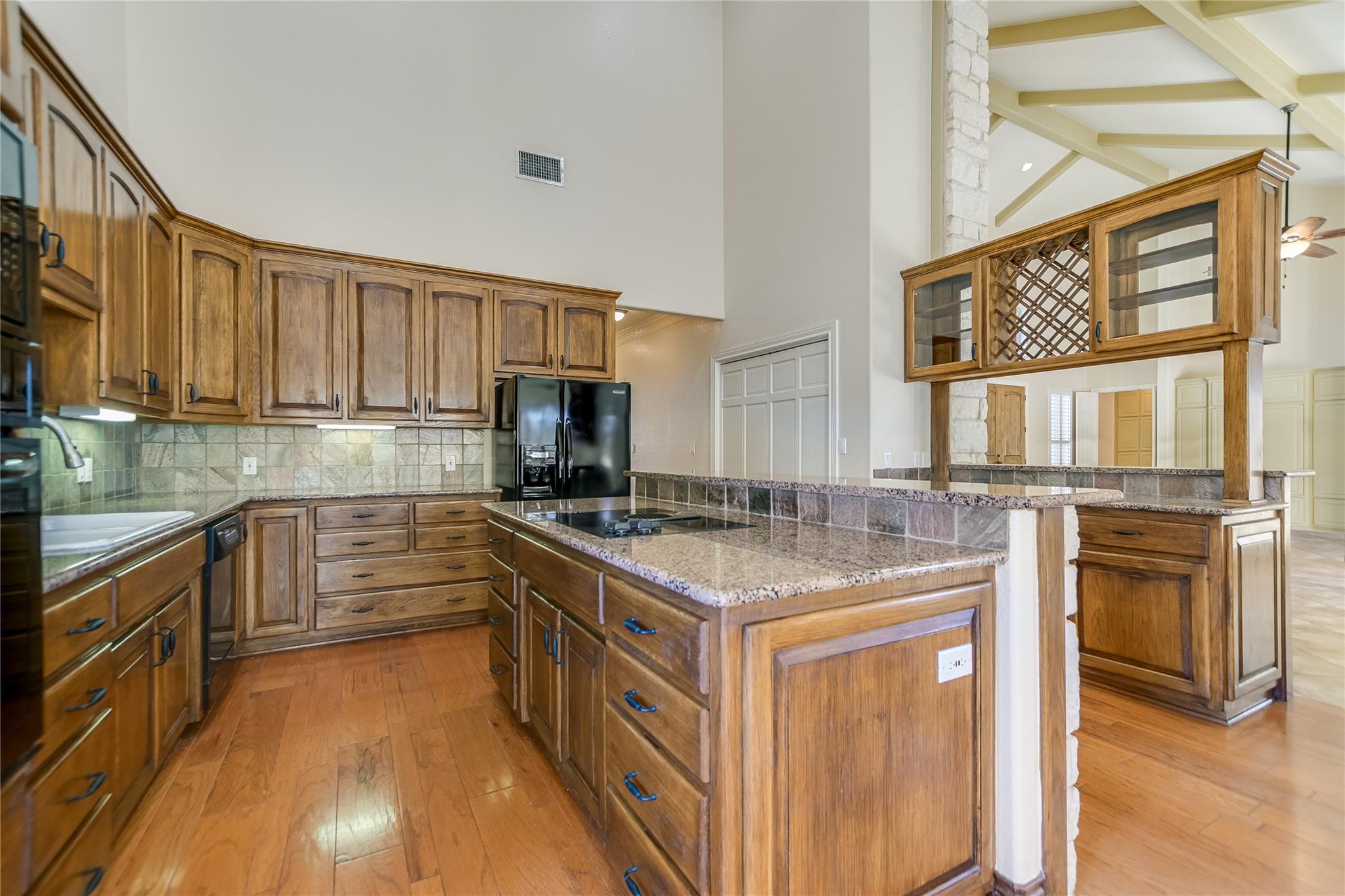 209 Tarbet Trl, Horseshoe Bay, TX 78657