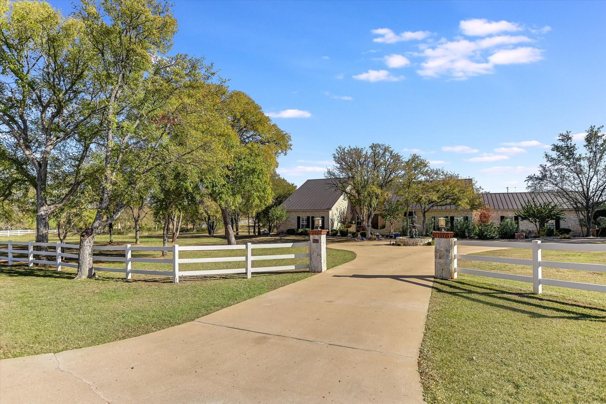 209 Tarbet Trl, Horseshoe Bay, TX 78657