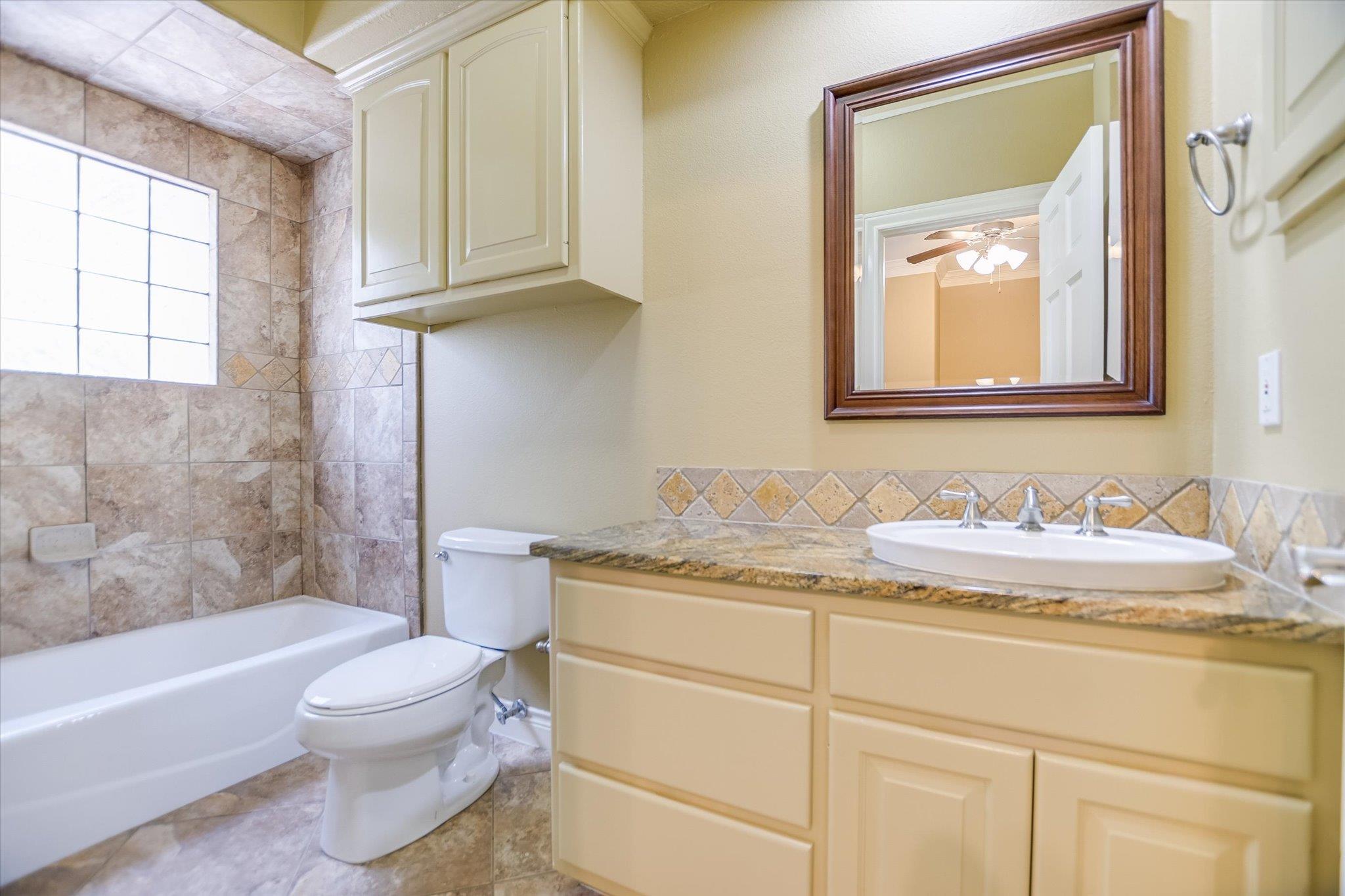 209 Tarbet Trl, Horseshoe Bay, TX 78657