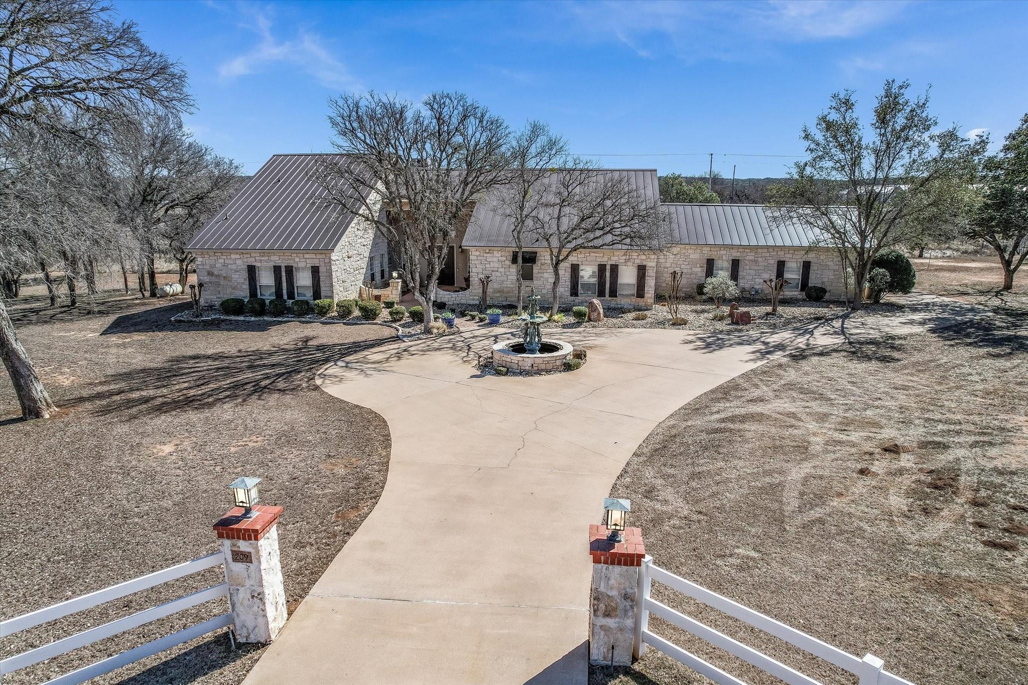 209 Tarbet Trl, Horseshoe Bay, TX 78657