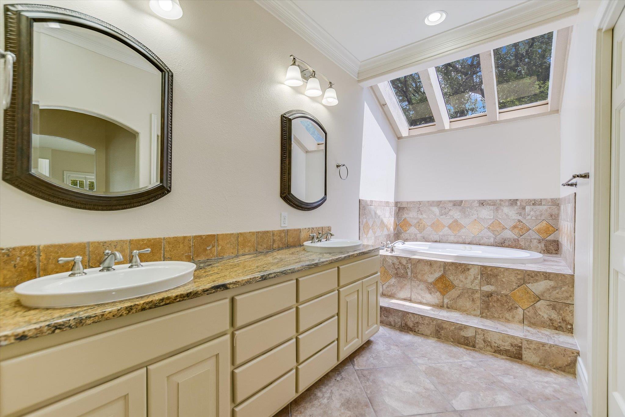 209 Tarbet Trl, Horseshoe Bay, TX 78657