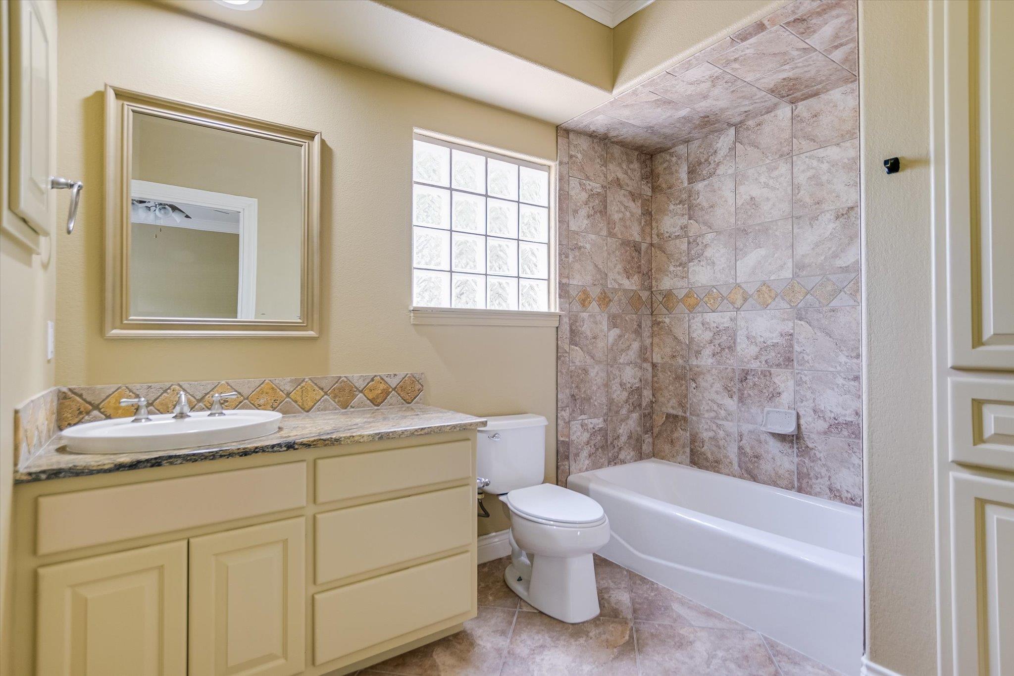 209 Tarbet Trl, Horseshoe Bay, TX 78657