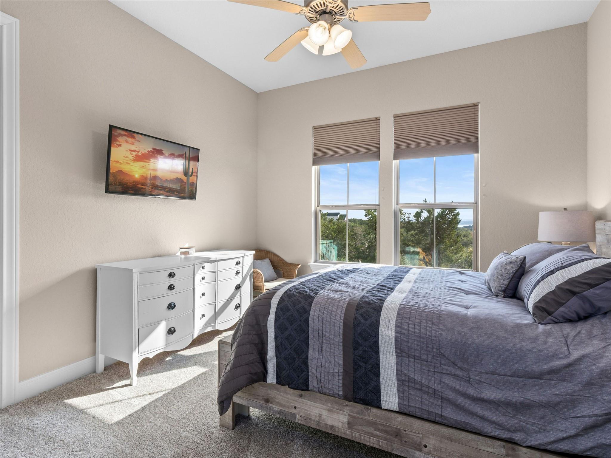 1651 Lake Ridge Blvd, Canyon Lake, TX 78133