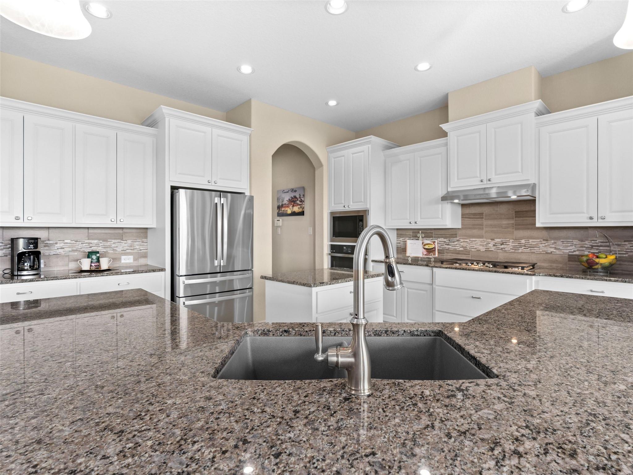 1651 Lake Ridge Blvd, Canyon Lake, TX 78133