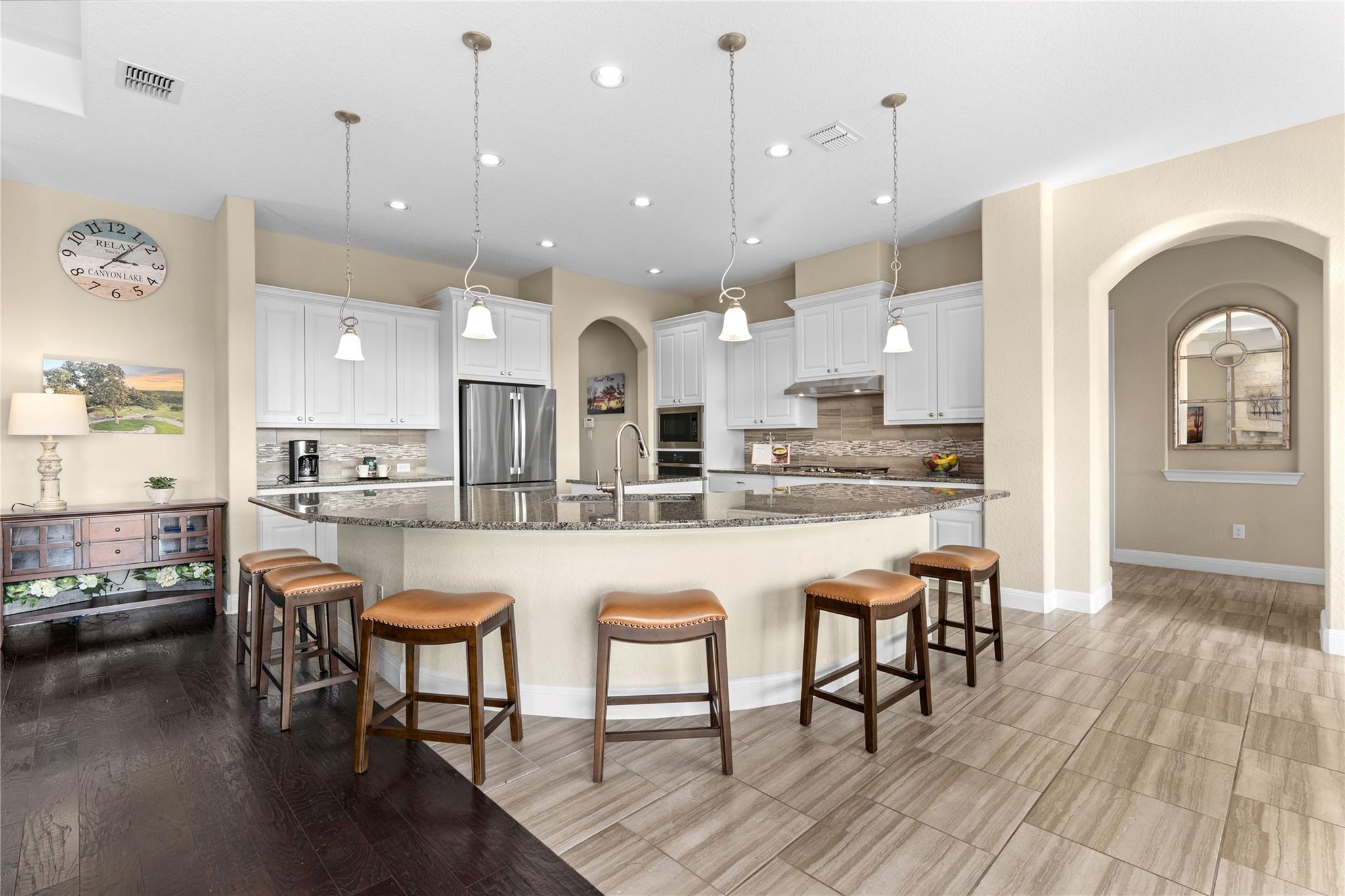 1651 Lake Ridge Blvd, Canyon Lake, TX 78133