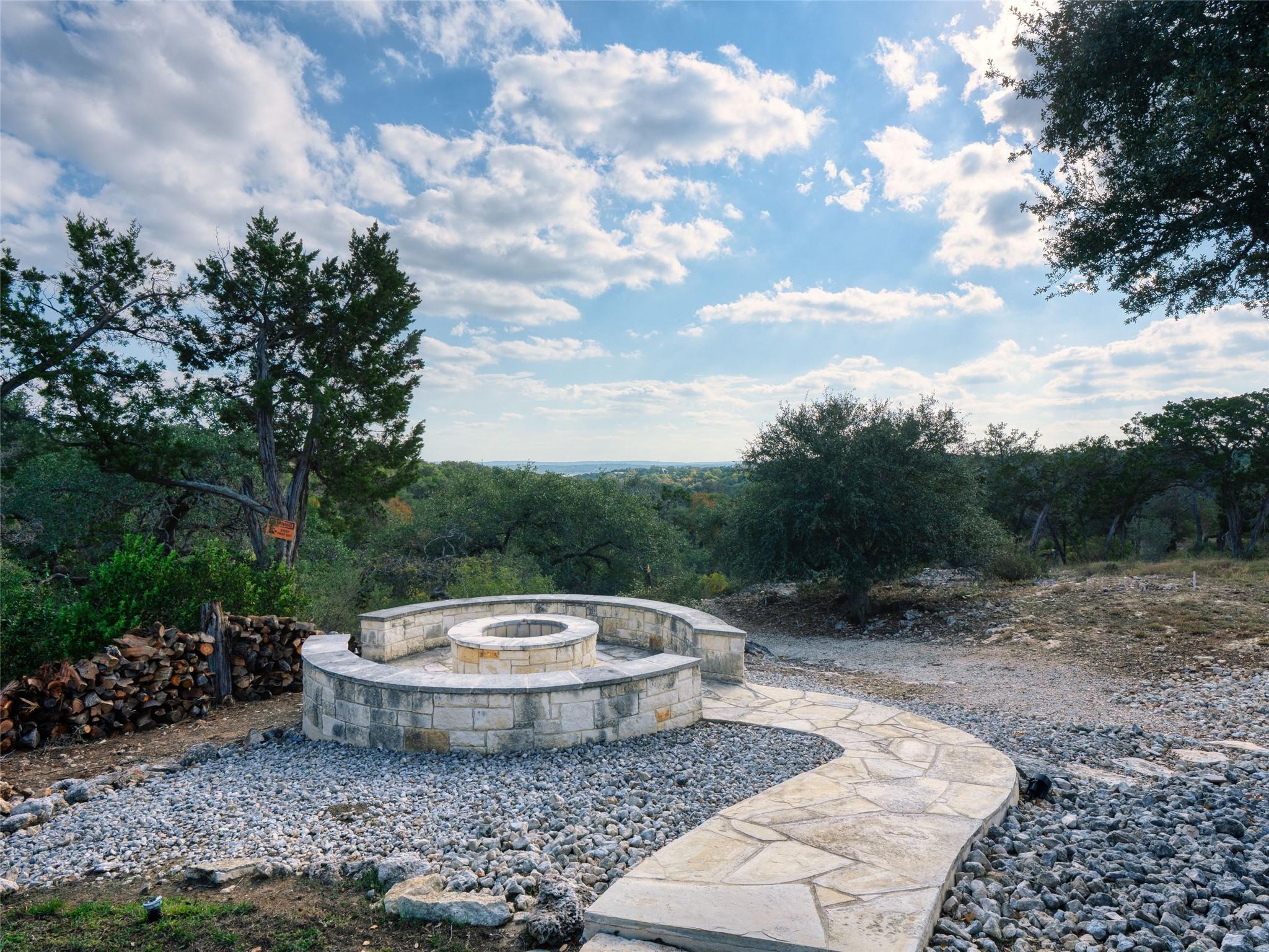 1651 Lake Ridge Blvd, Canyon Lake, TX 78133