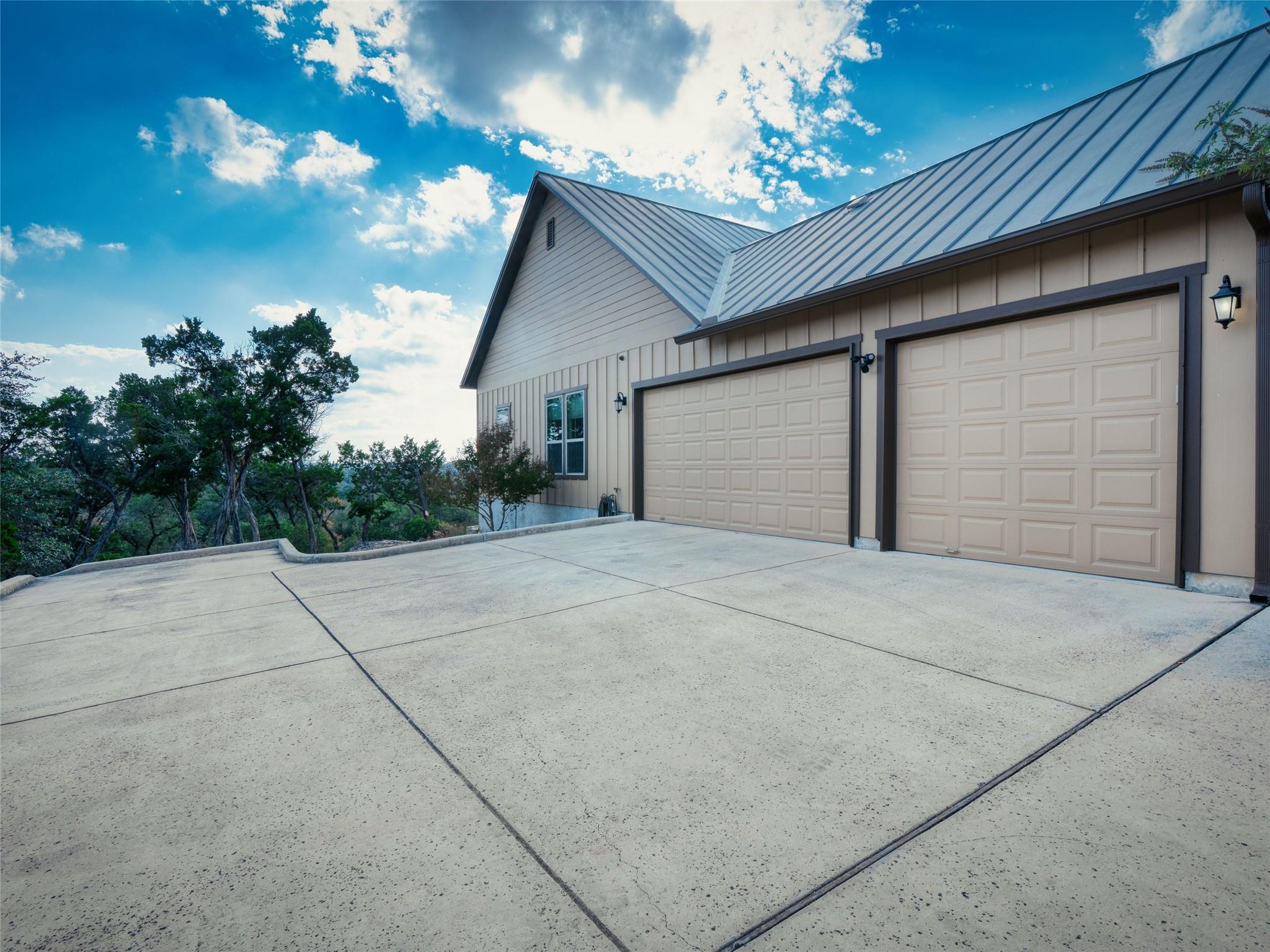 1651 Lake Ridge Blvd, Canyon Lake, TX 78133