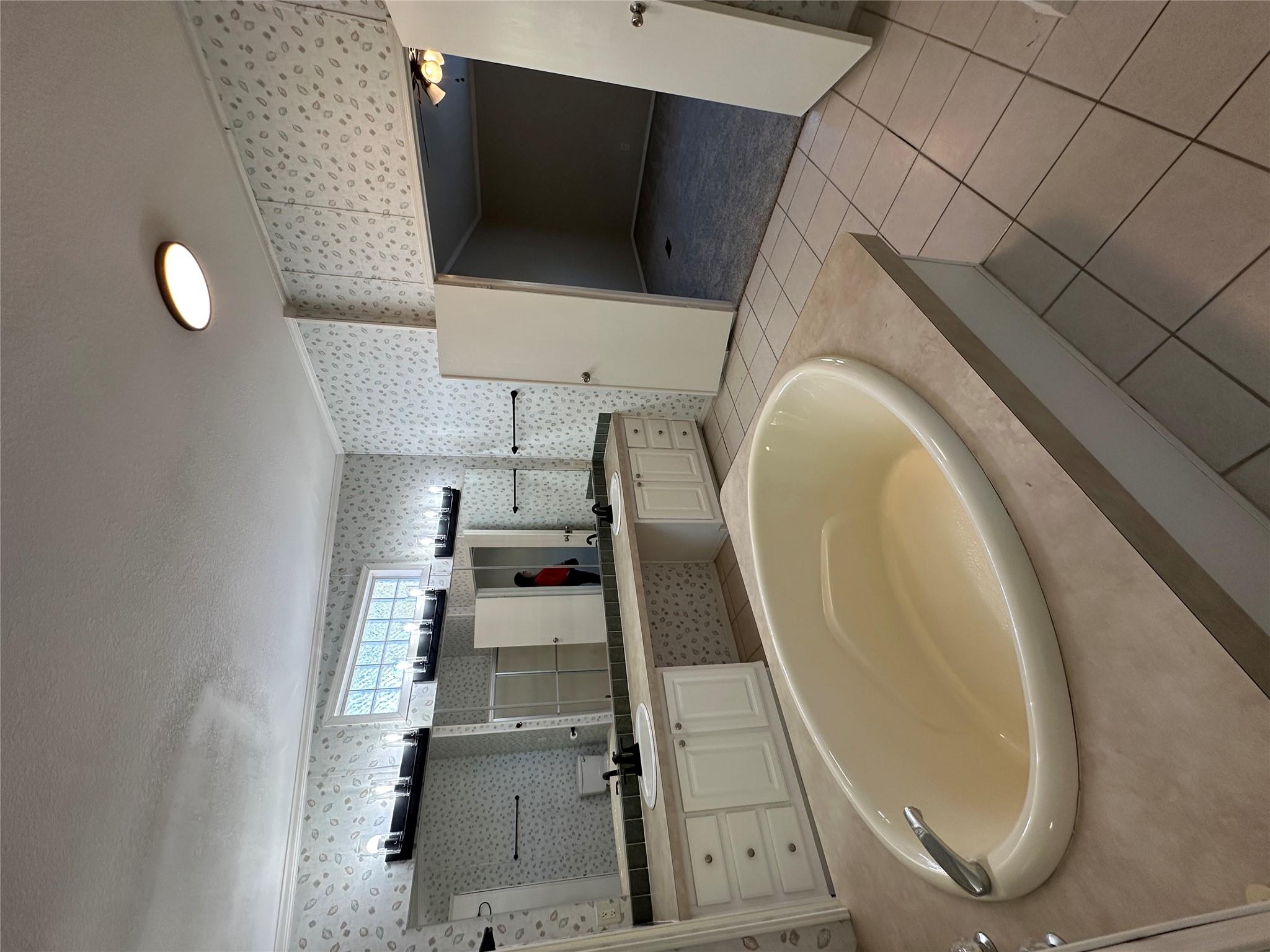 104 Ramirez St, Kyle, TX 78640