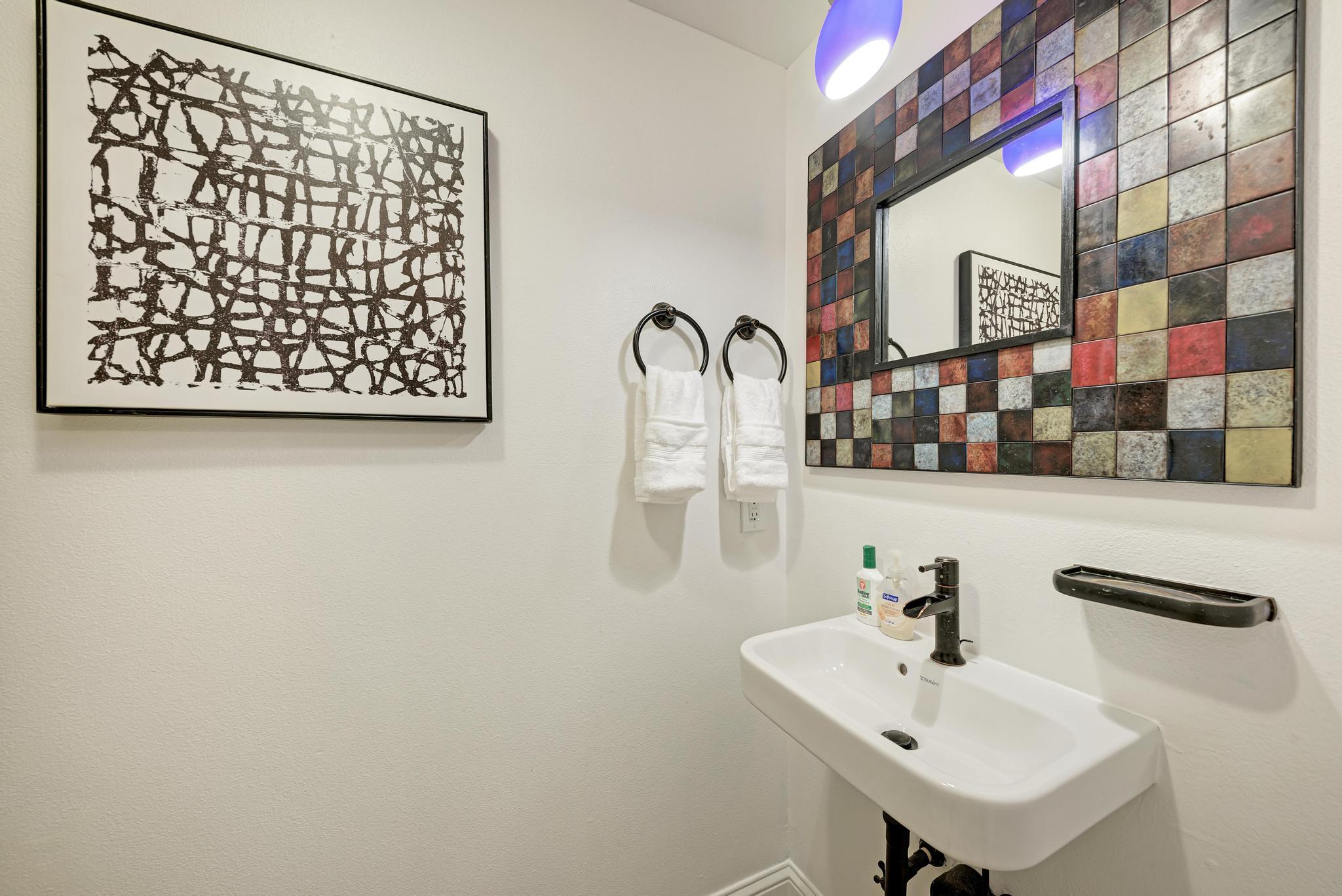 1115 W 7th St # 106, Austin, TX 78703