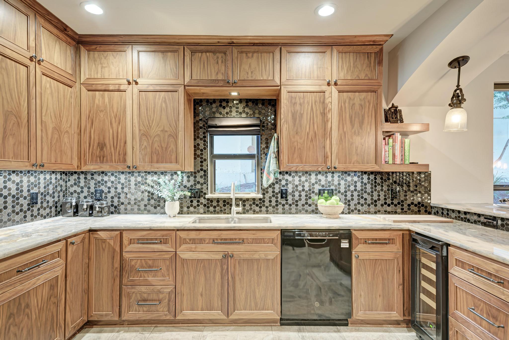 1115 W 7th St # 106, Austin, TX 78703