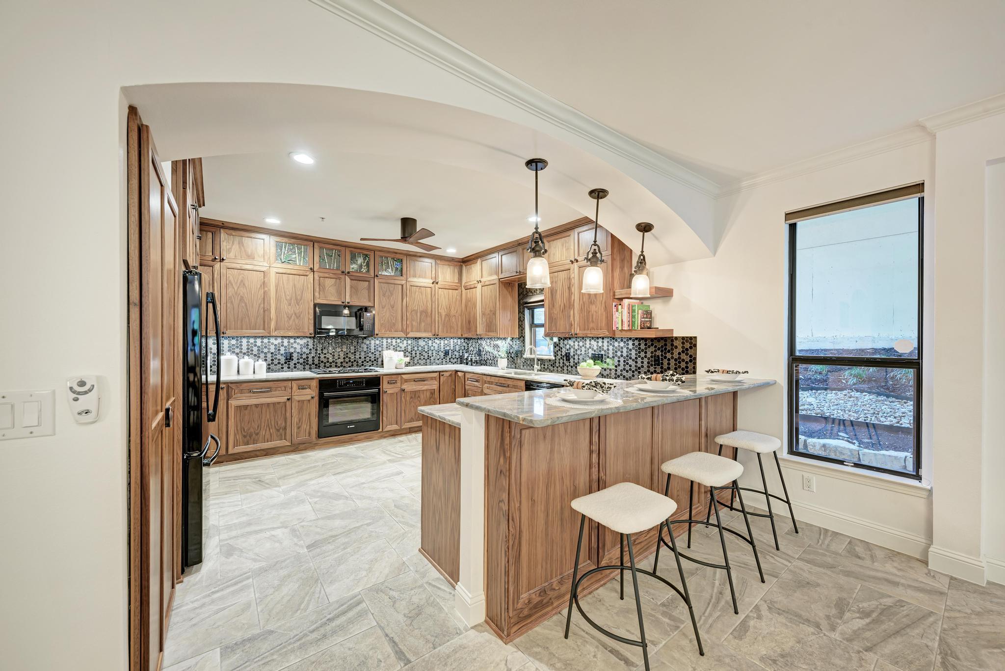 1115 W 7th St # 106, Austin, TX 78703