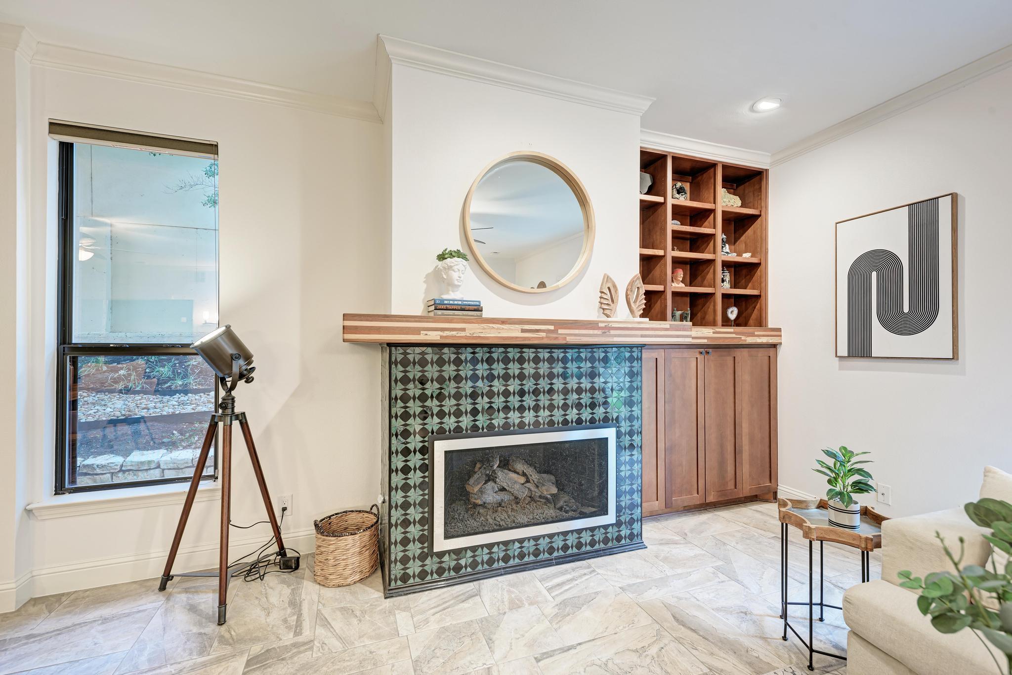 1115 W 7th St # 106, Austin, TX 78703