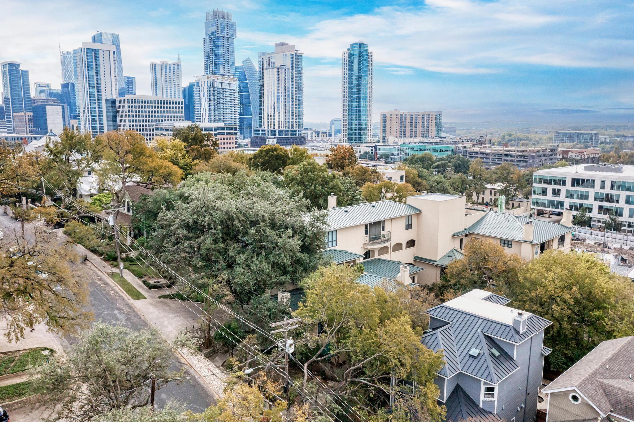 1115 W 7th St # 106, Austin, TX 78703