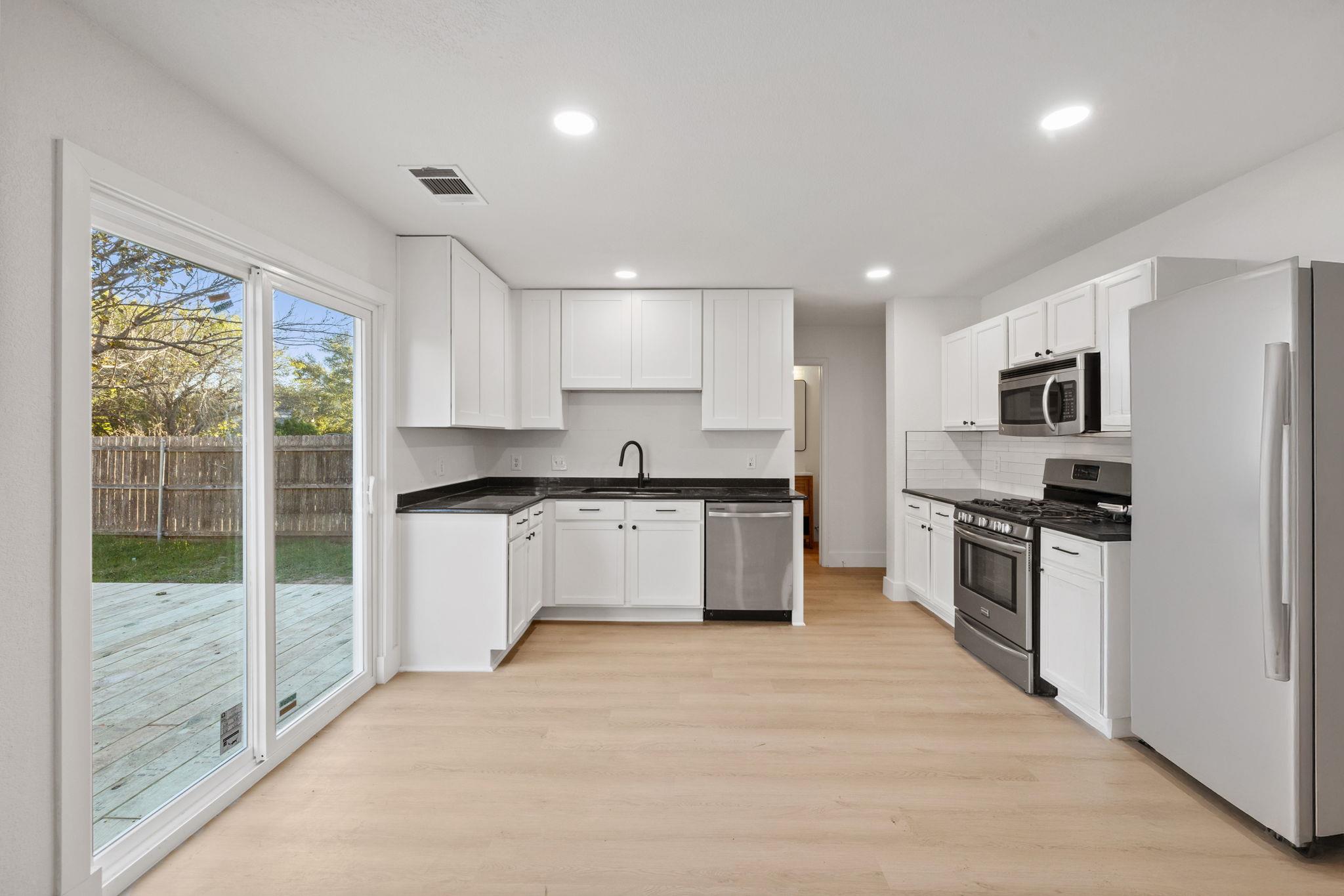 835 Brandi Cir, Kyle, TX 78640