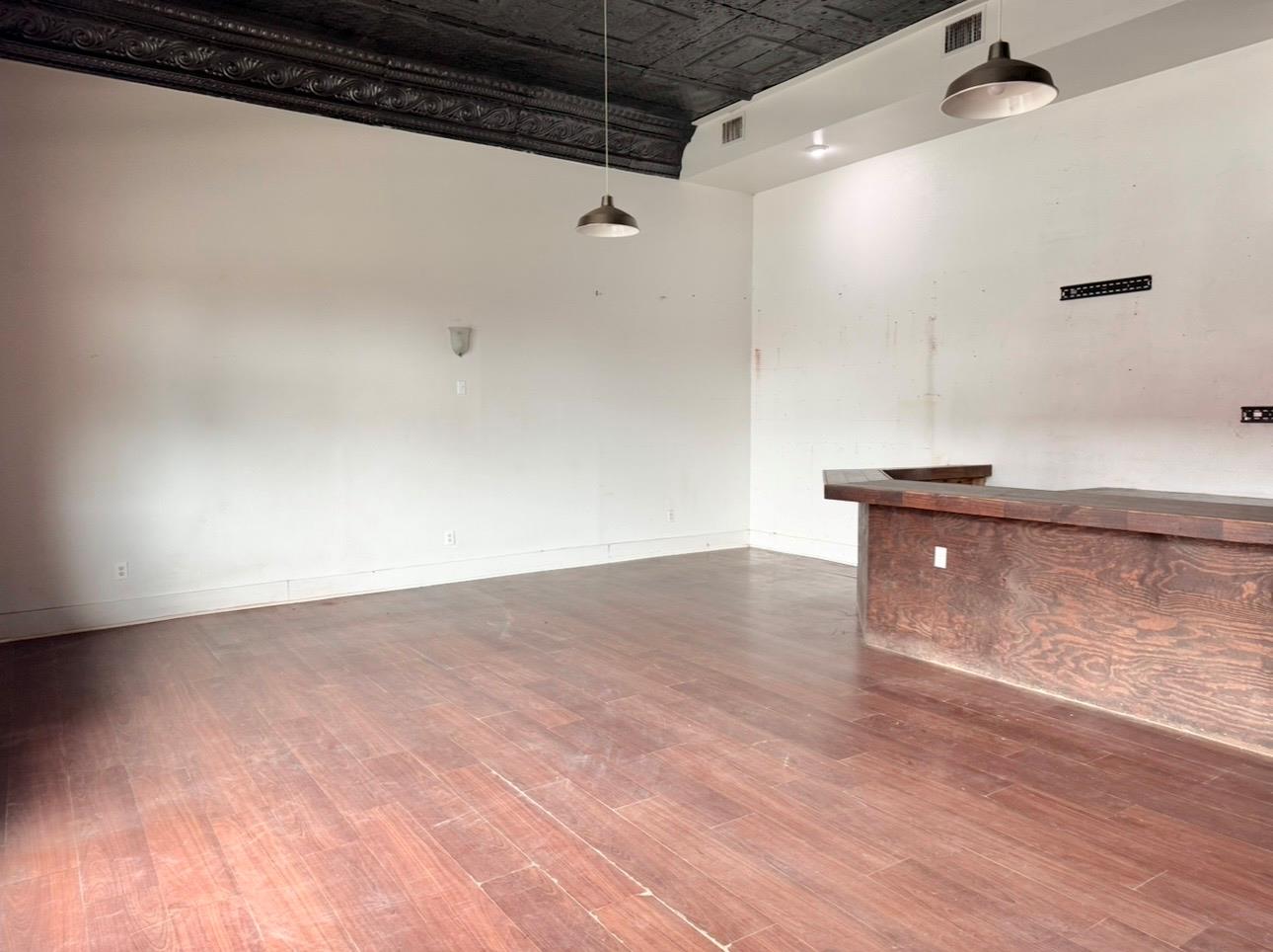 103 W 1st St, Elgin, TX 78621