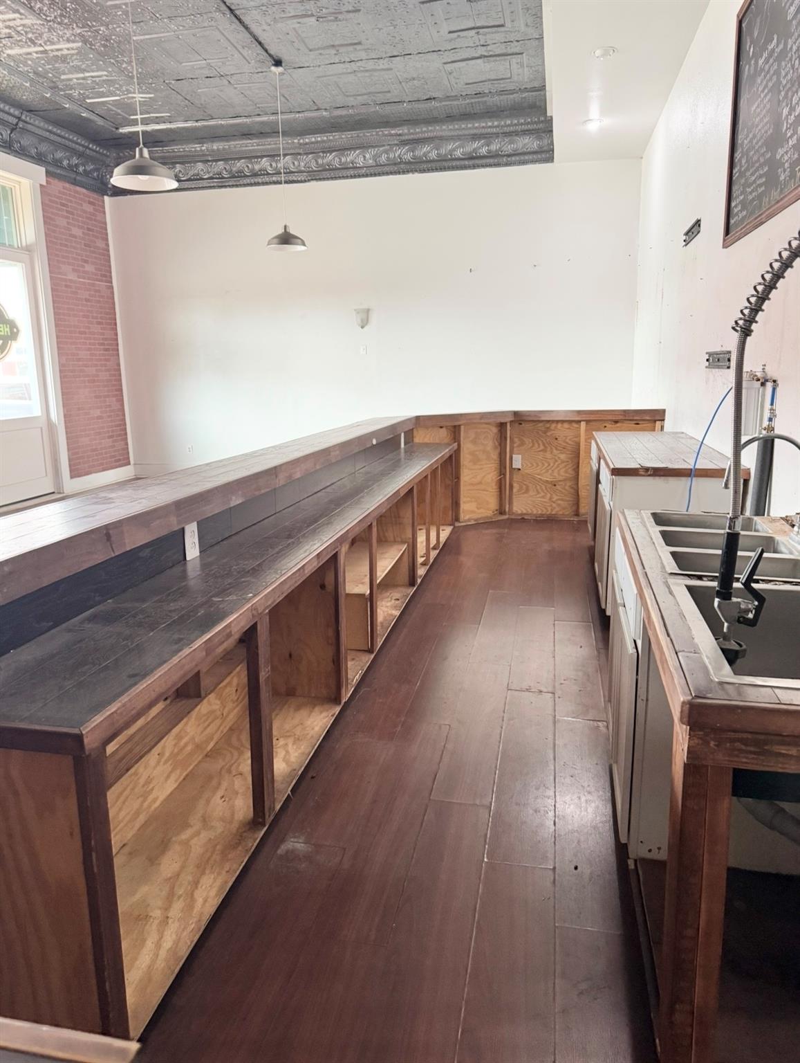 103 W 1st St, Elgin, TX 78621