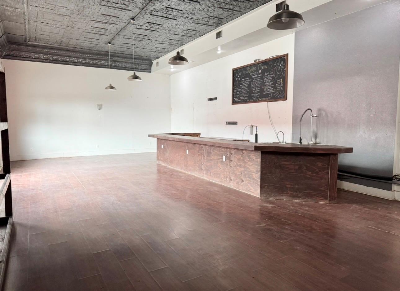 103 W 1st St, Elgin, TX 78621