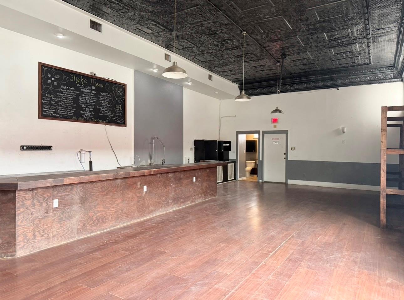 103 W 1st St, Elgin, TX 78621