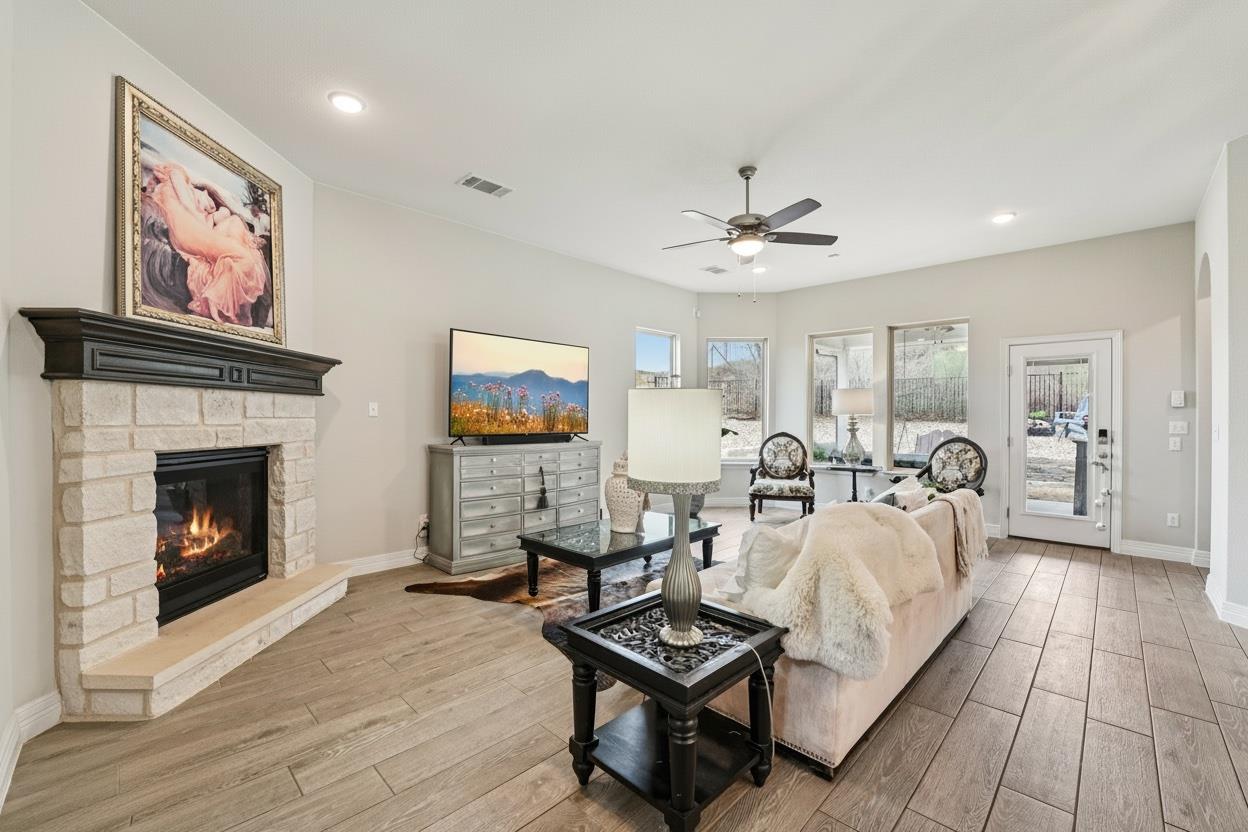 17820 Limestone Spring Ln, Austin, TX 78738