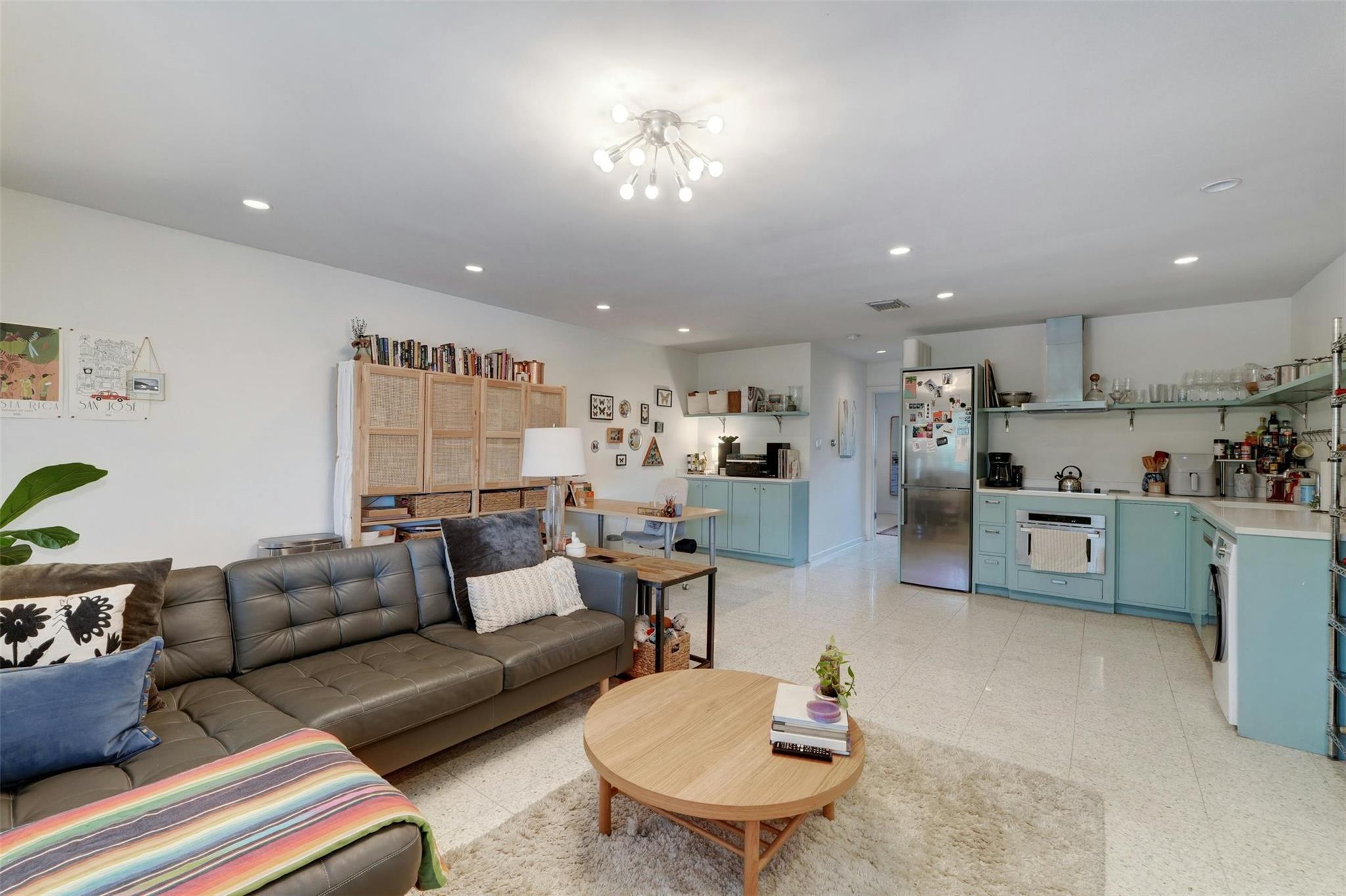 1208 Enfield Rd # 202, Austin, TX 78703