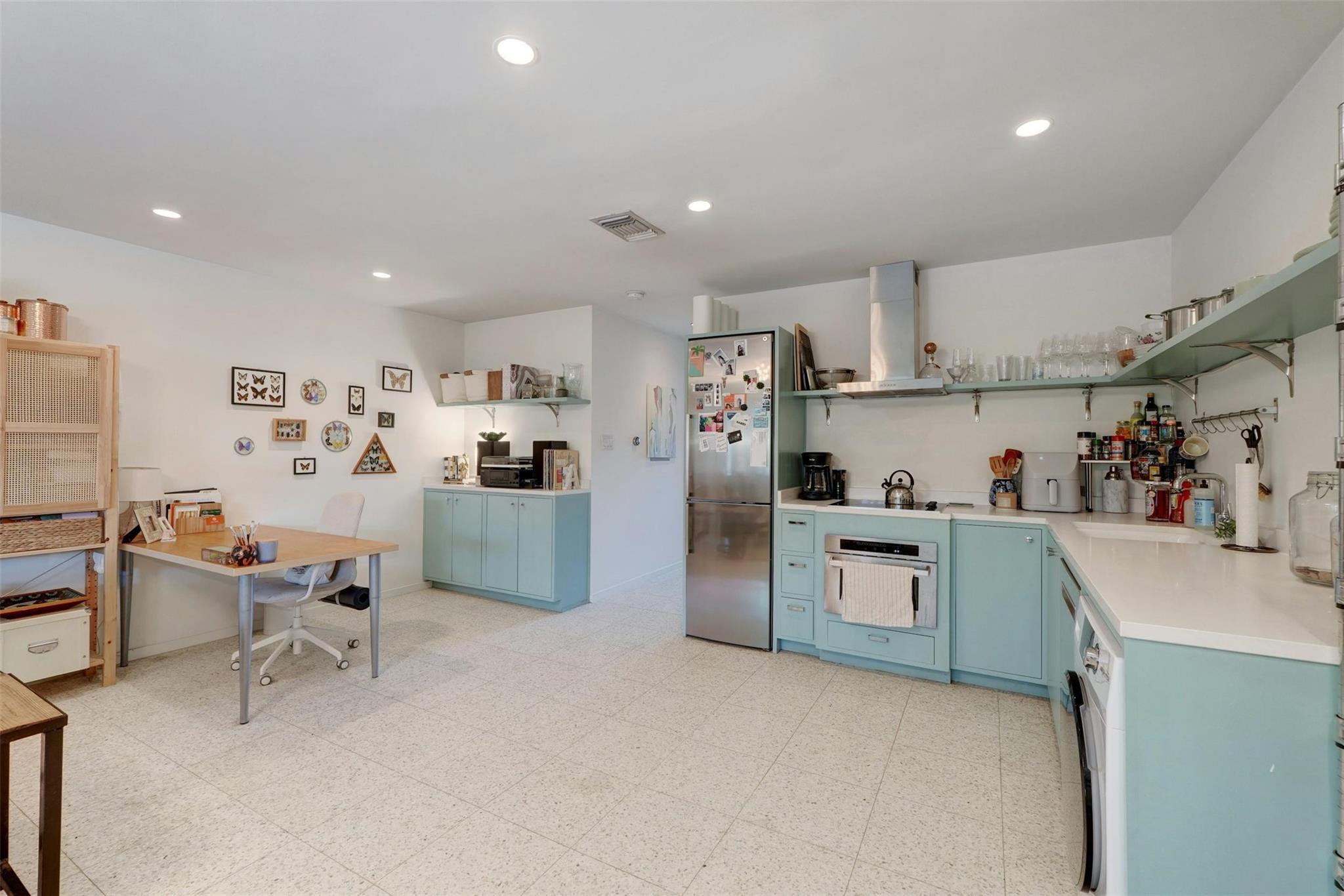 1208 Enfield Rd # 202, Austin, TX 78703