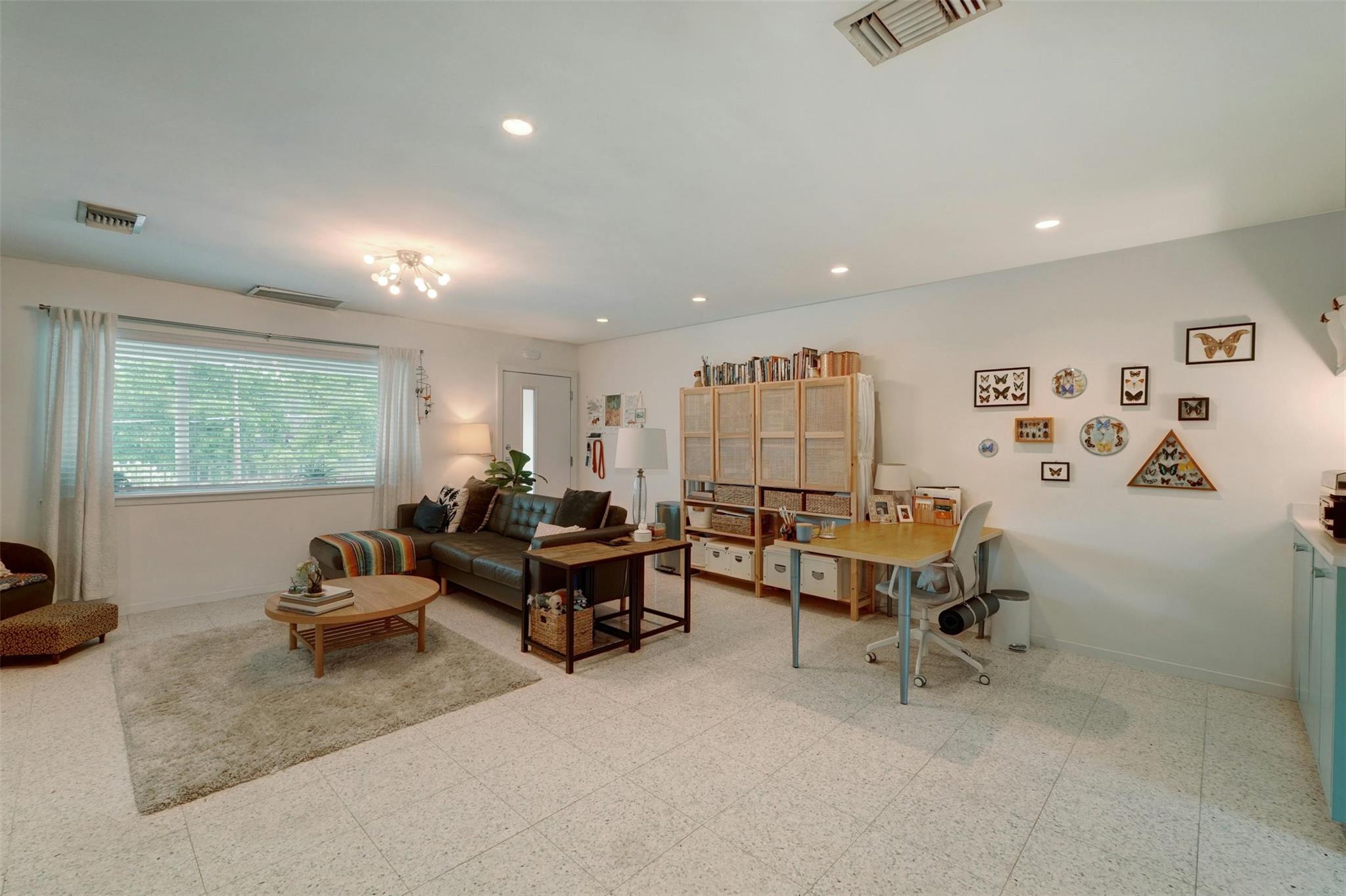 1208 Enfield Rd # 202, Austin, TX 78703