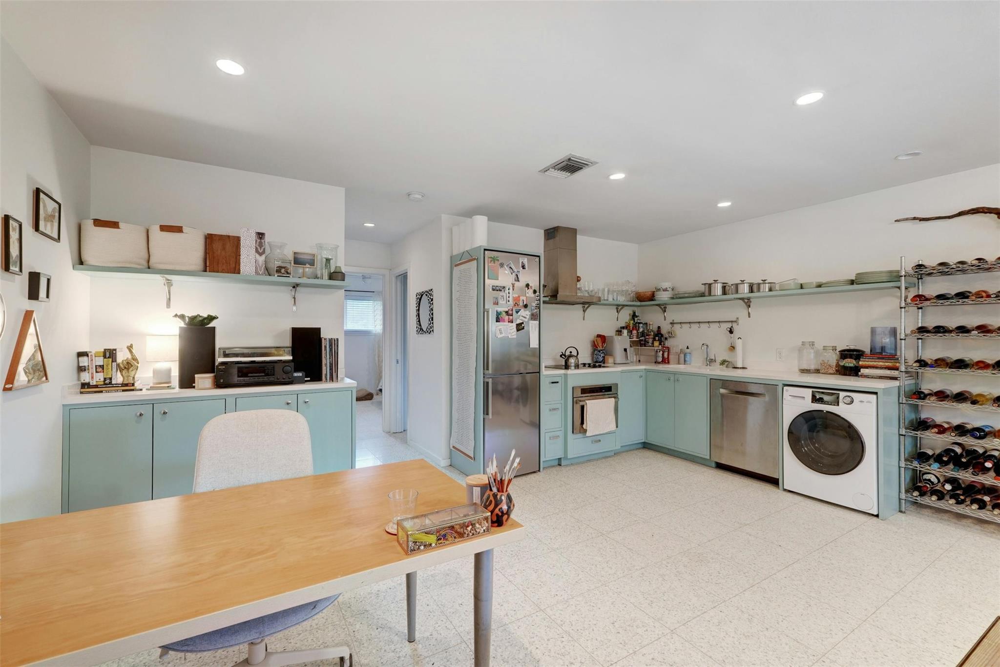 1208 Enfield Rd # 202, Austin, TX 78703