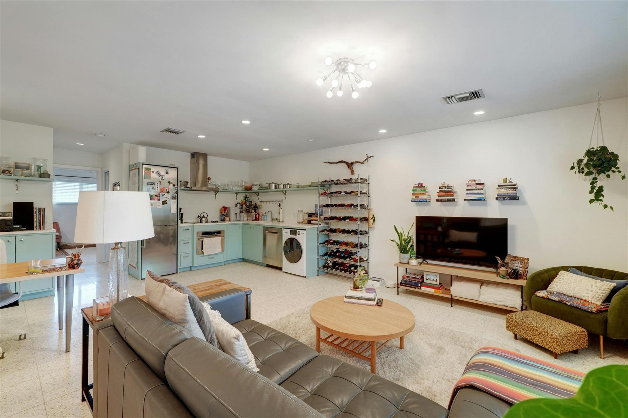 1208 Enfield Rd # 202, Austin, TX 78703