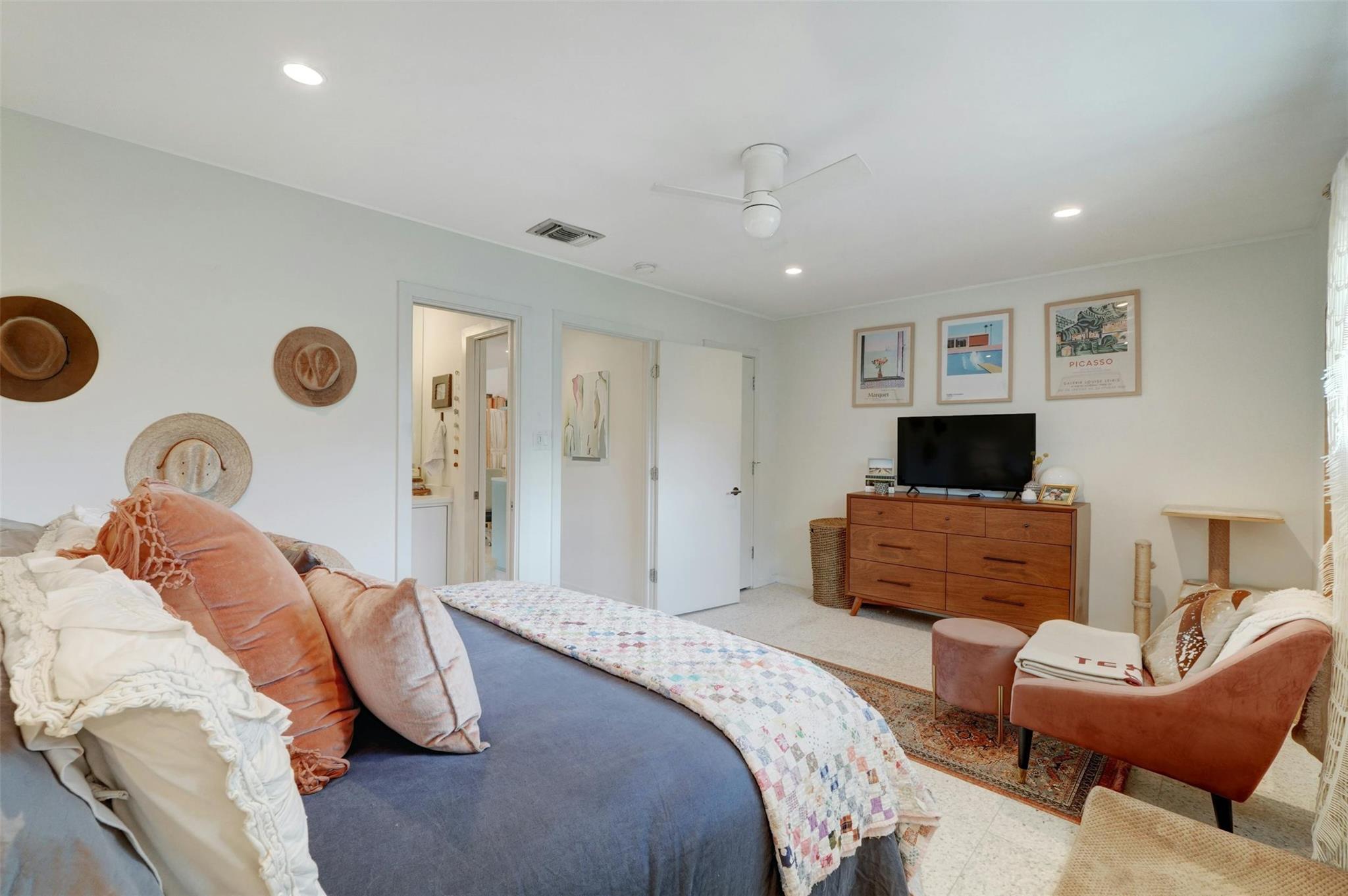 1208 Enfield Rd # 202, Austin, TX 78703