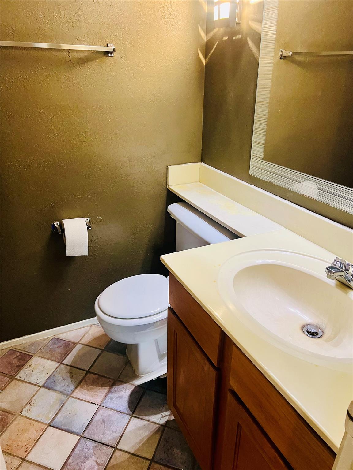 2215 Post Rd # 1033, Austin, TX 78704