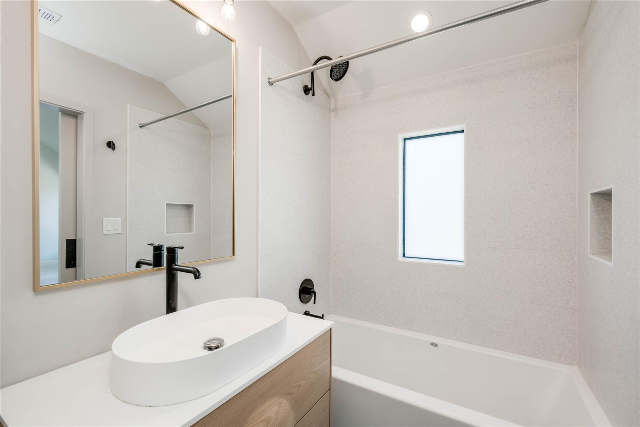 2615 Willow St # 2, Austin, TX 78702