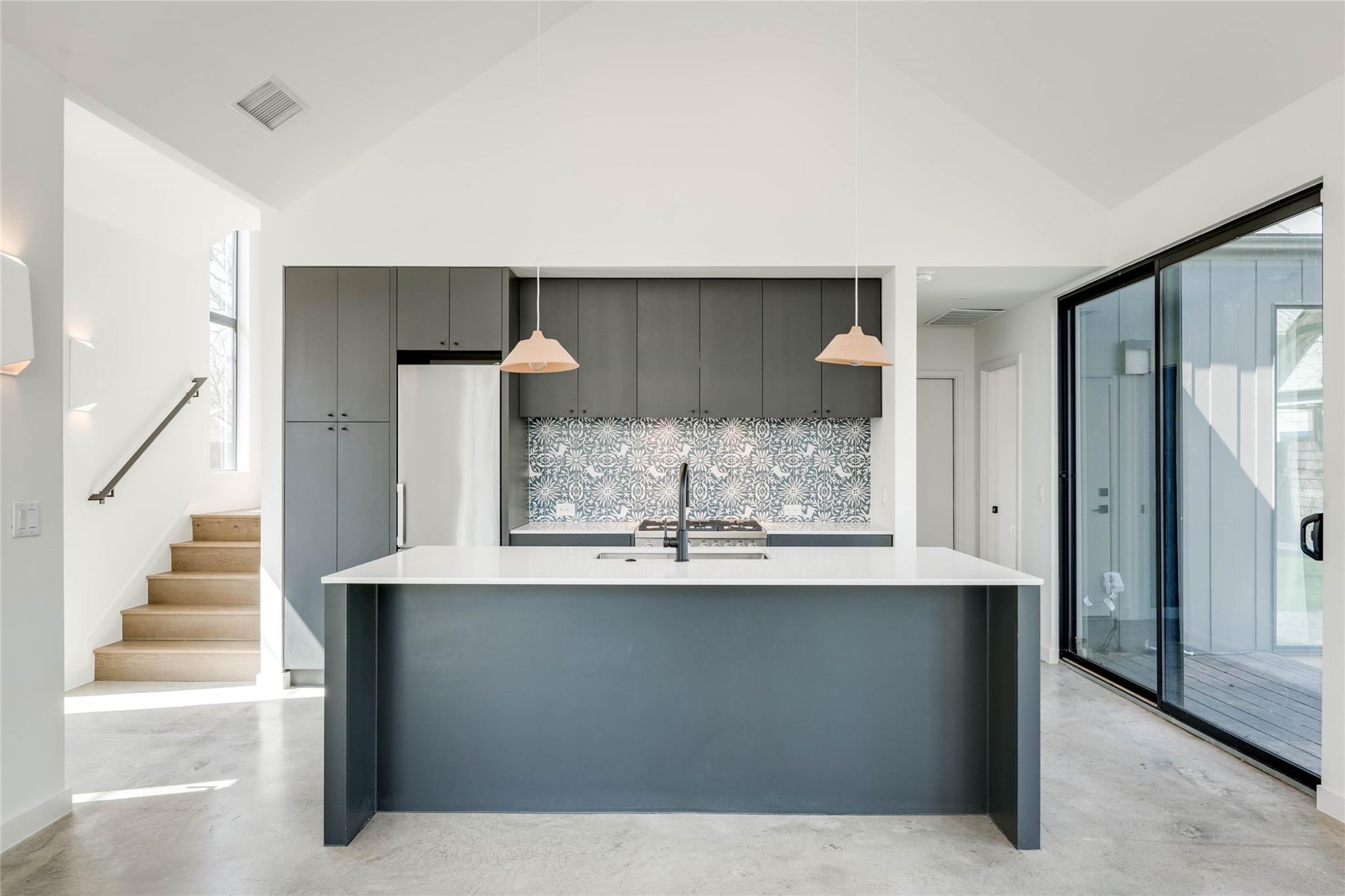 2615 Willow St # 2, Austin, TX 78702