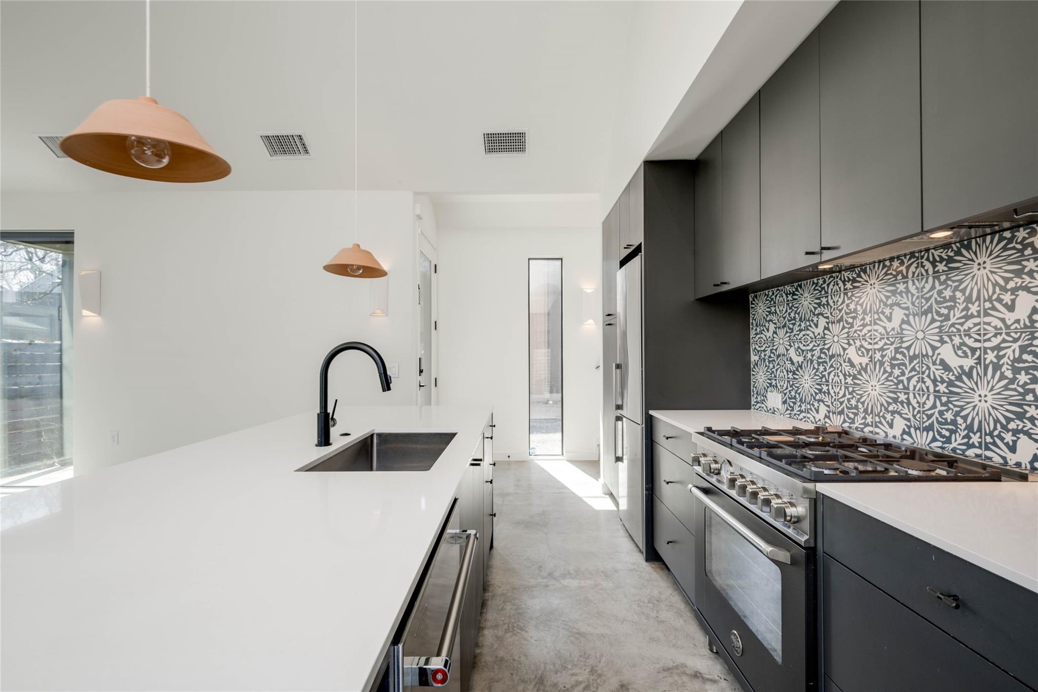 2615 Willow St # 2, Austin, TX 78702