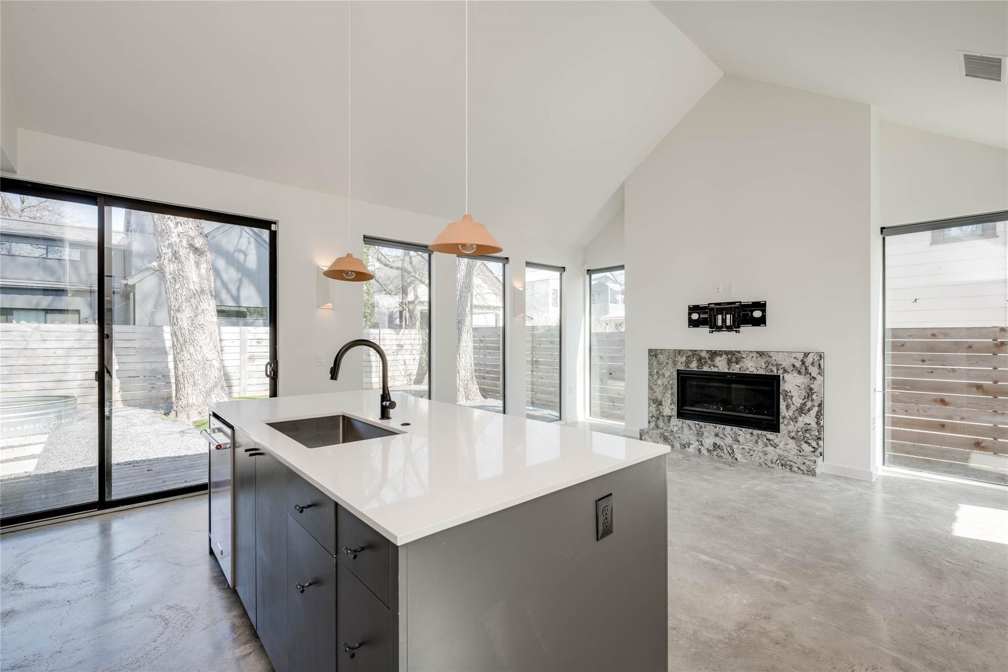 2615 Willow St # 2, Austin, TX 78702