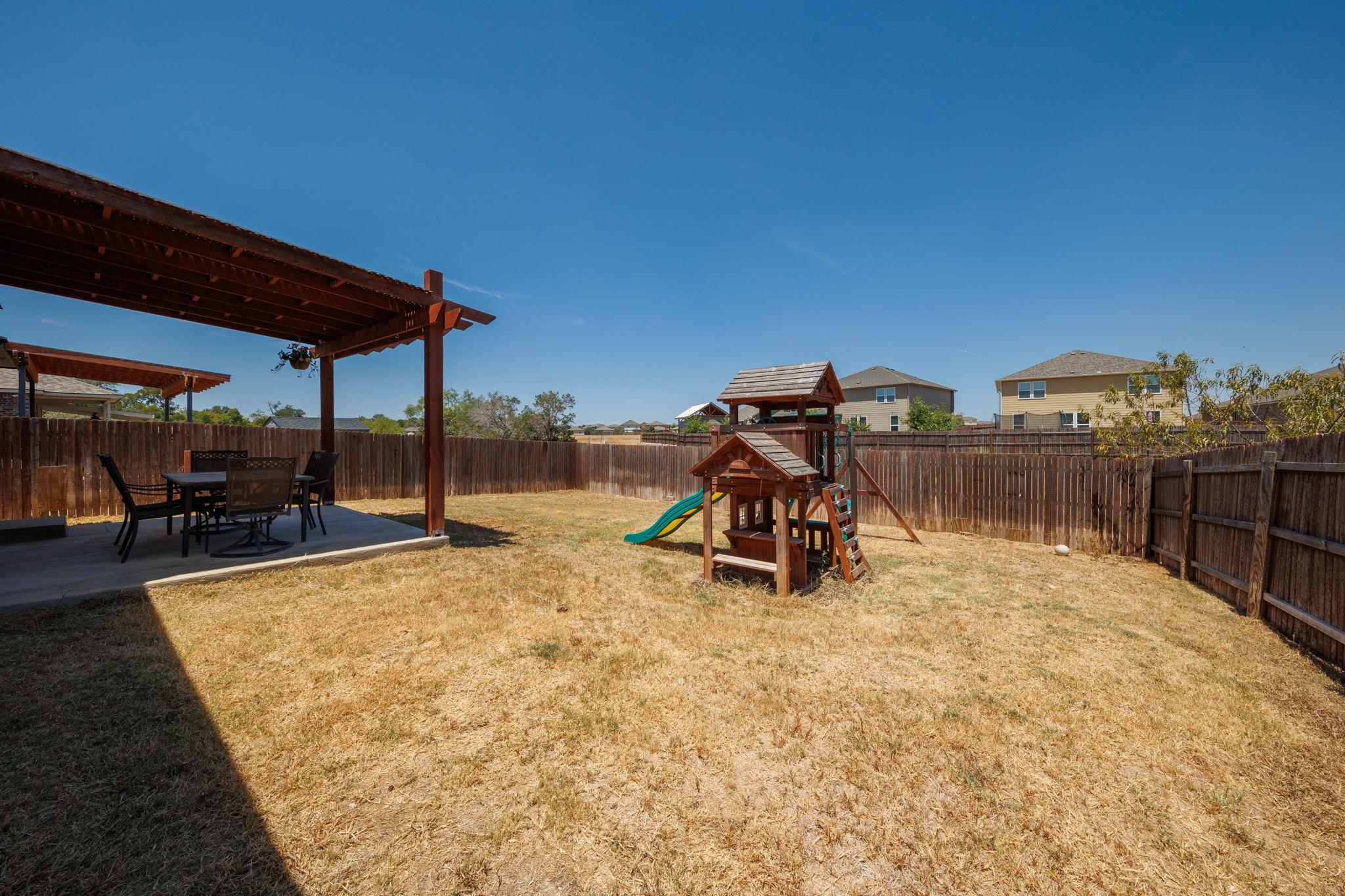 132 Thrasher Cv, Leander, TX 78641