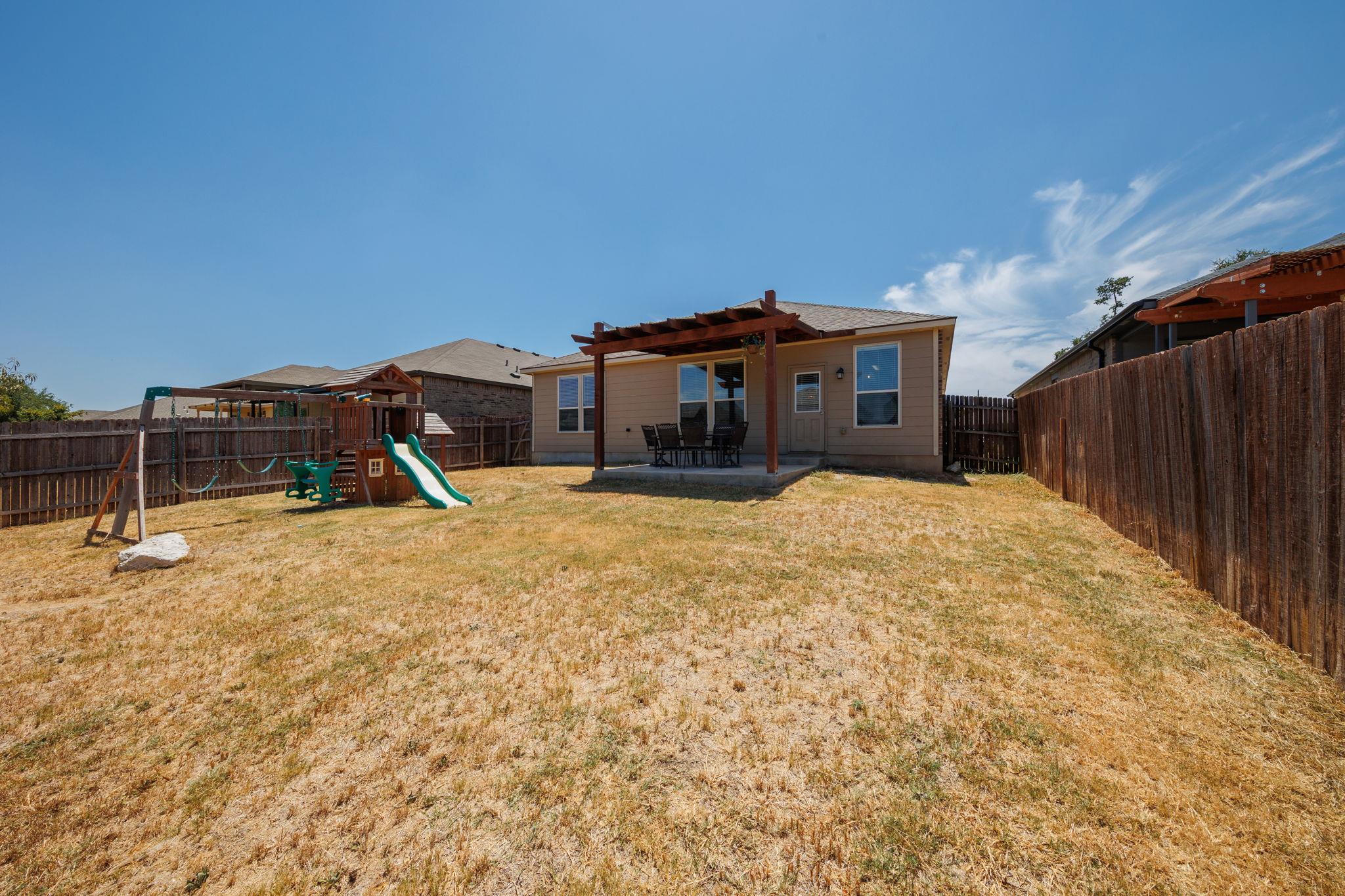 132 Thrasher Cv, Leander, TX 78641