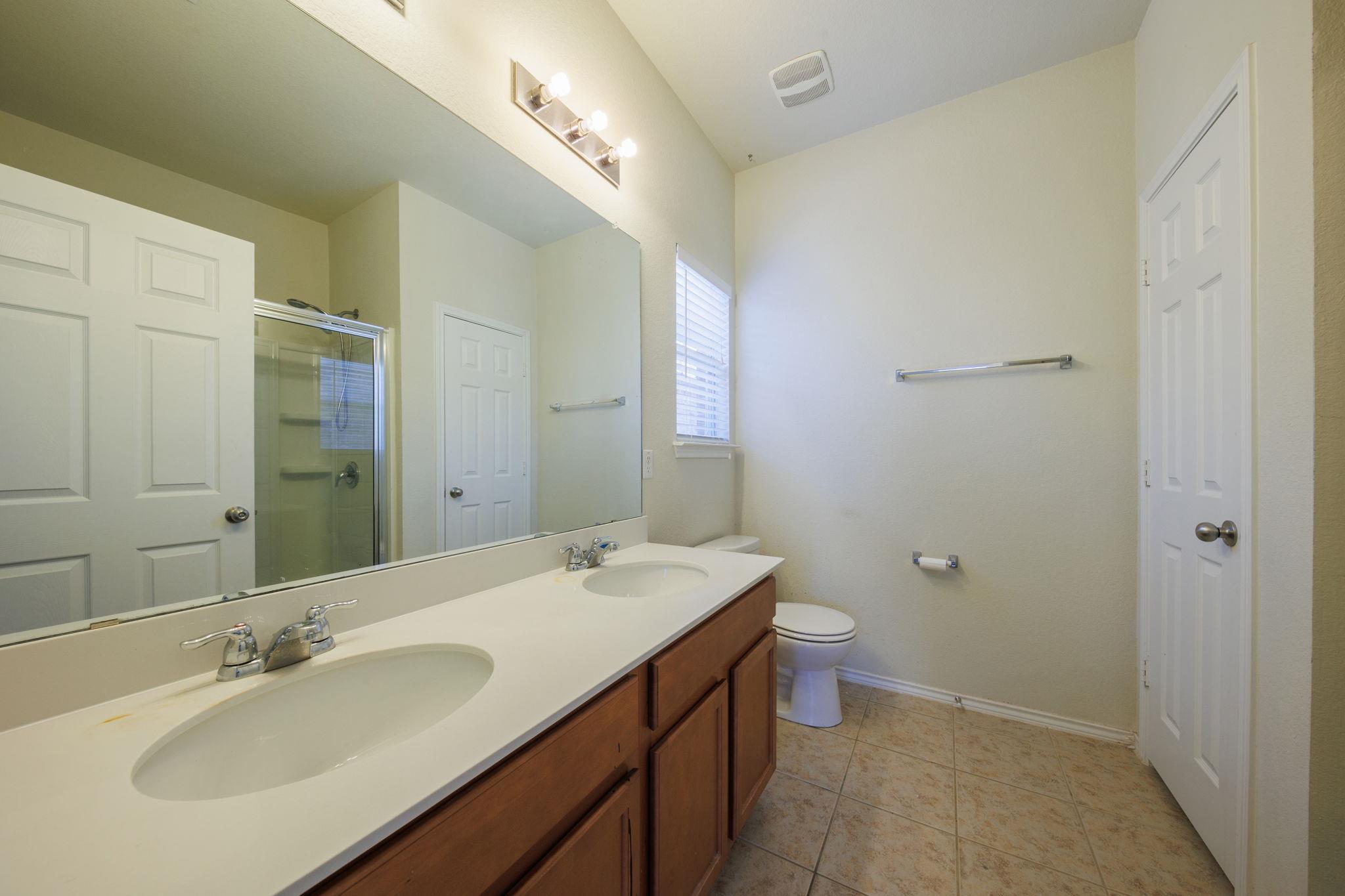 132 Thrasher Cv, Leander, TX 78641