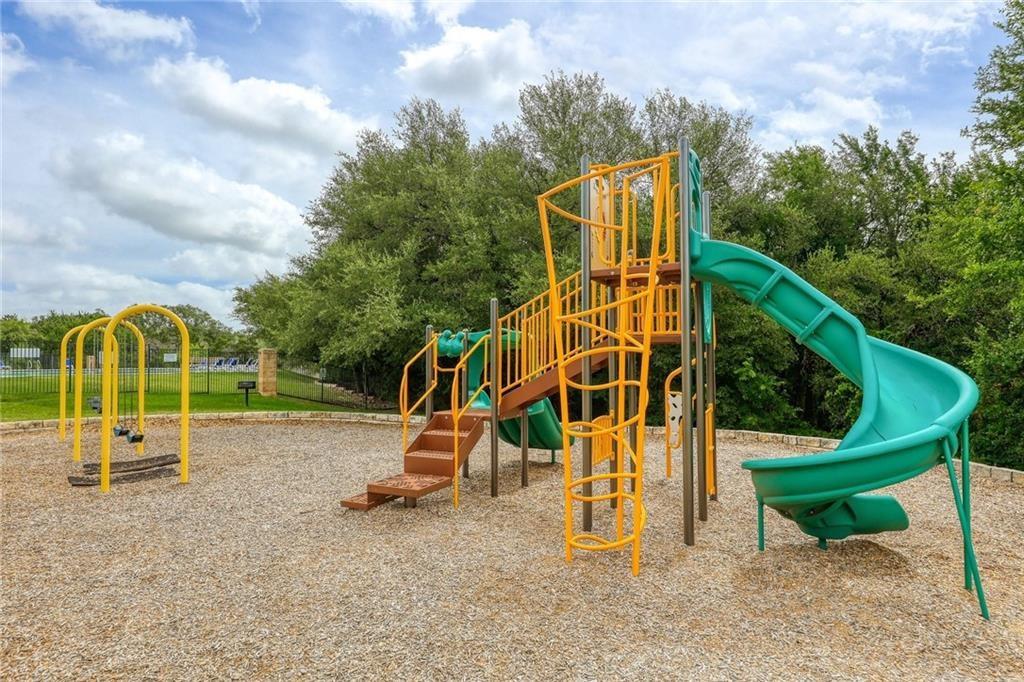 132 Thrasher Cv, Leander, TX 78641