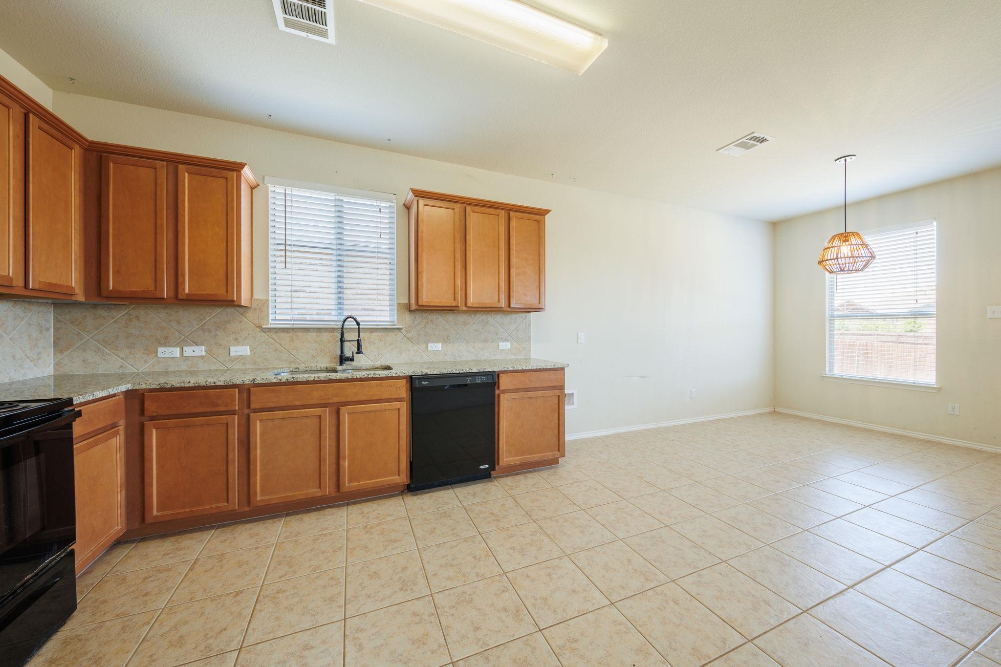 132 Thrasher Cv, Leander, TX 78641