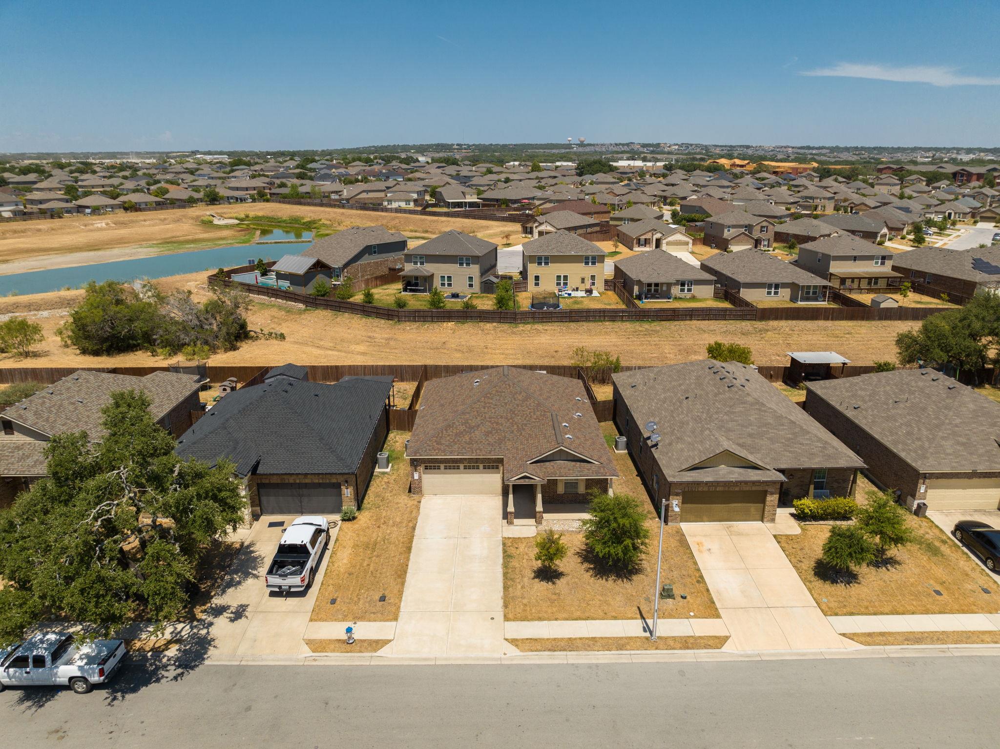 132 Thrasher Cv, Leander, TX 78641